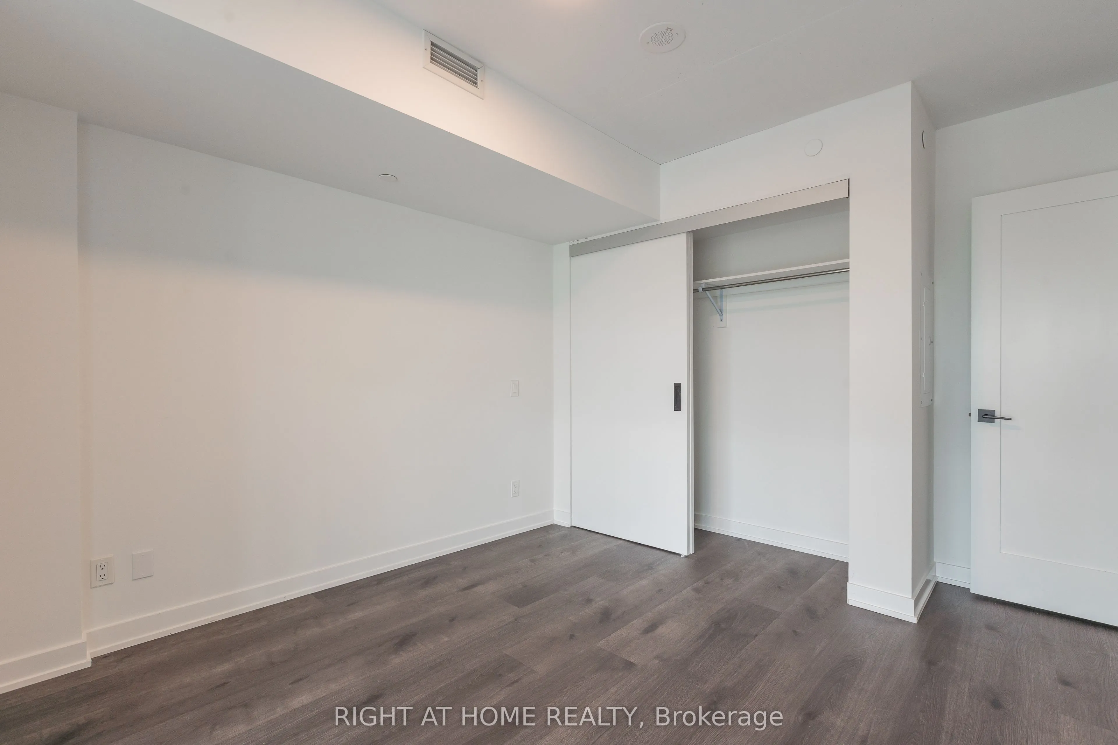 897 College Street W, #416