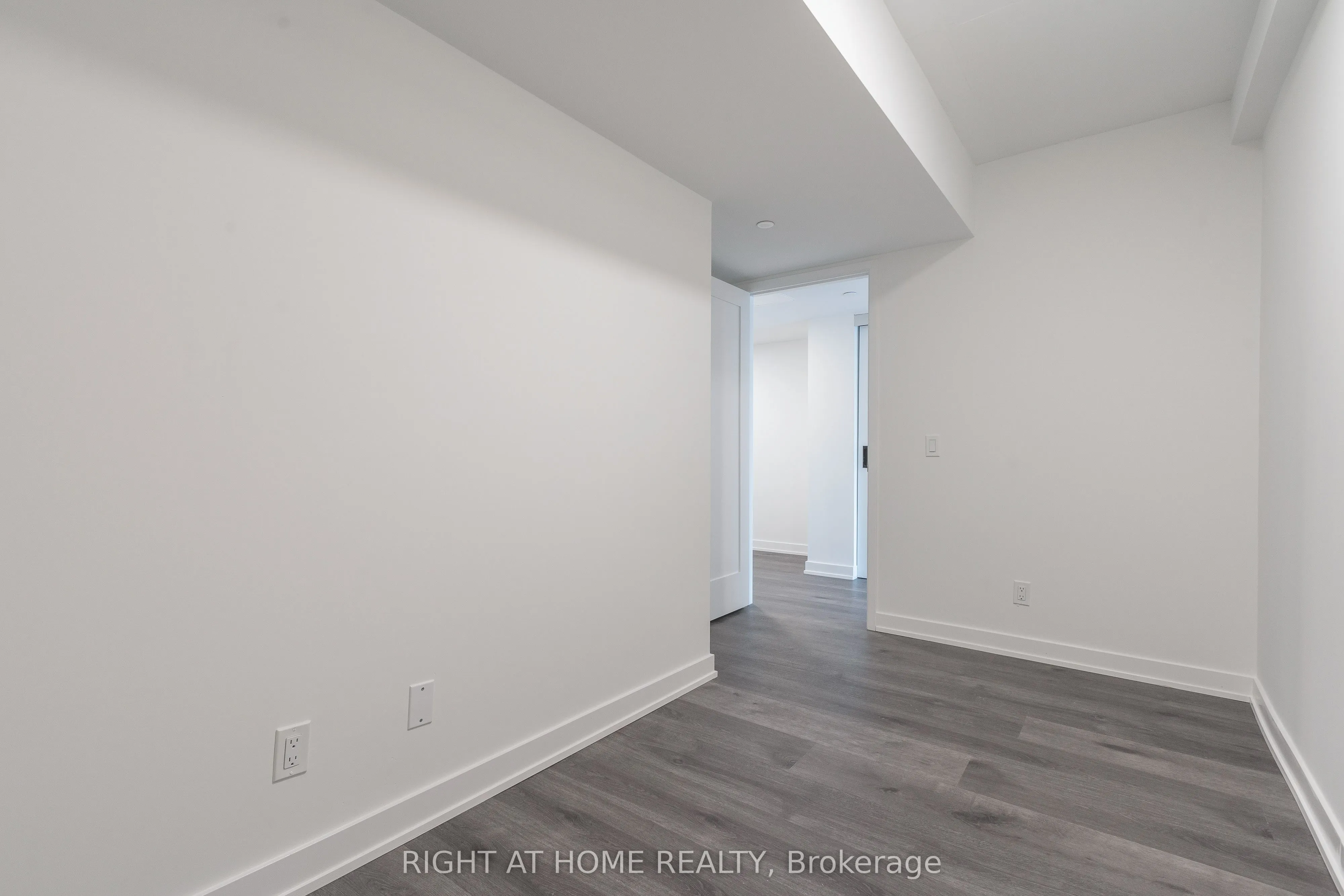 897 College Street W, #416