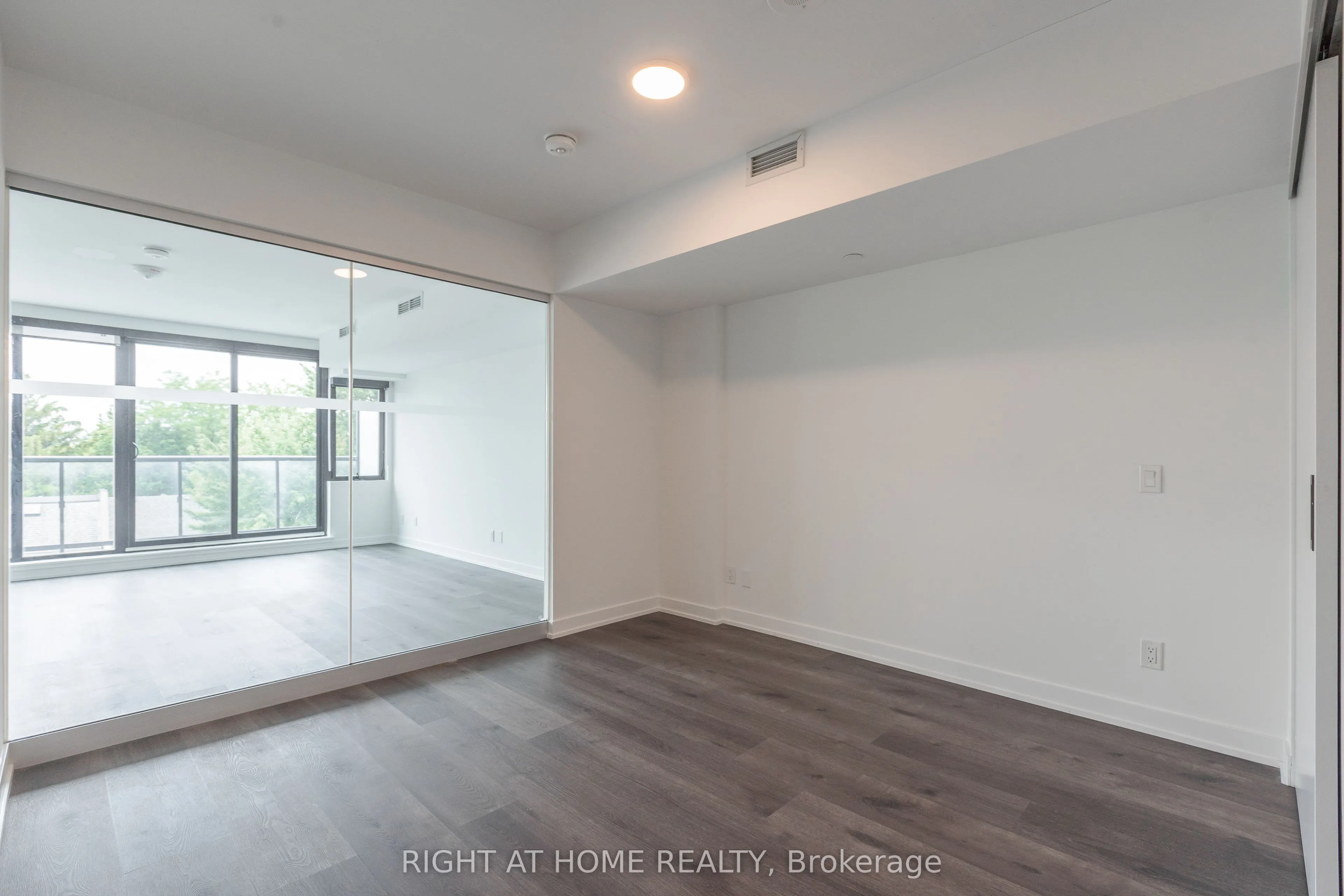 897 College Street W, #416