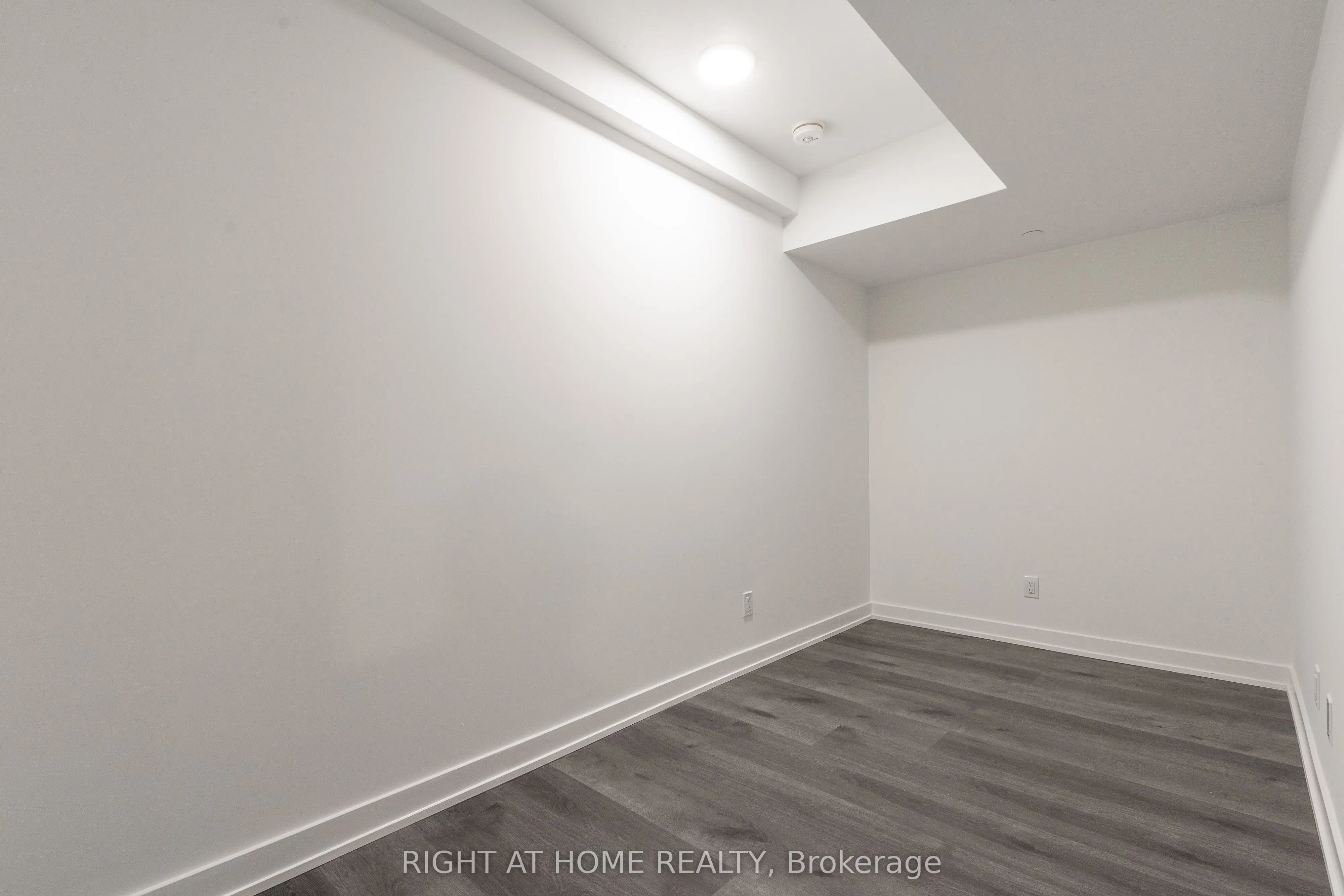 897 College Street W, #416