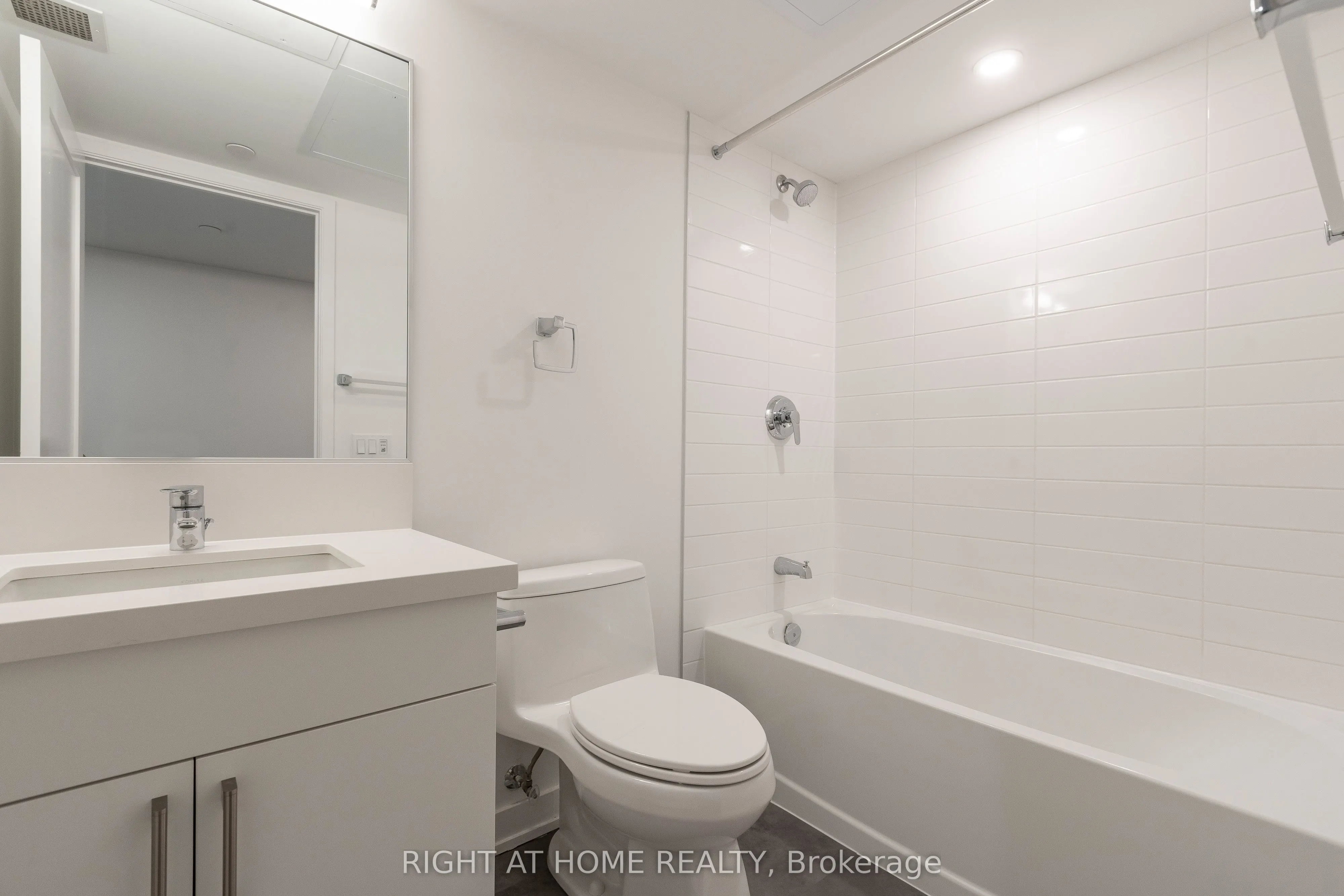 897 College Street W, #416