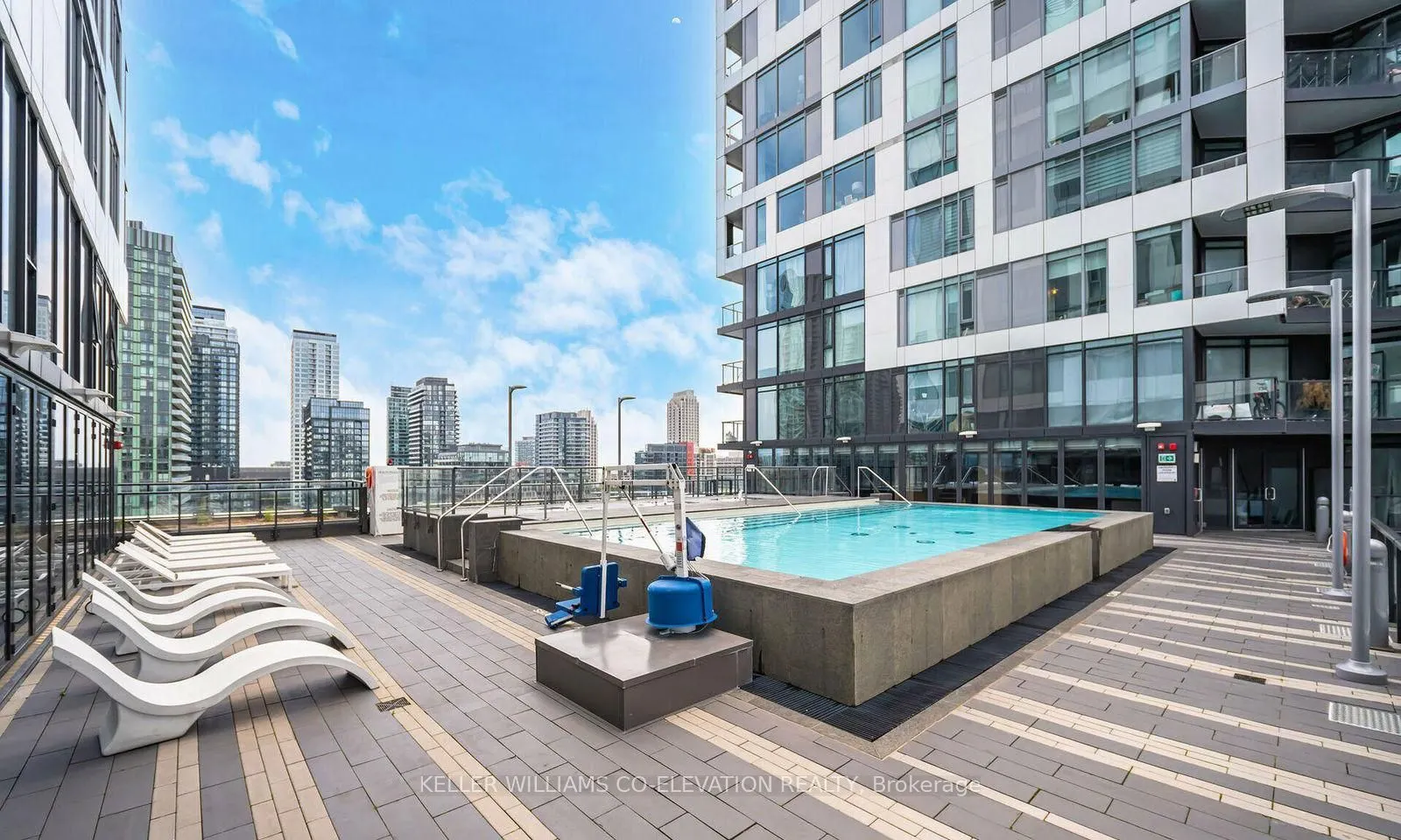 27 Bathurst Street, #911