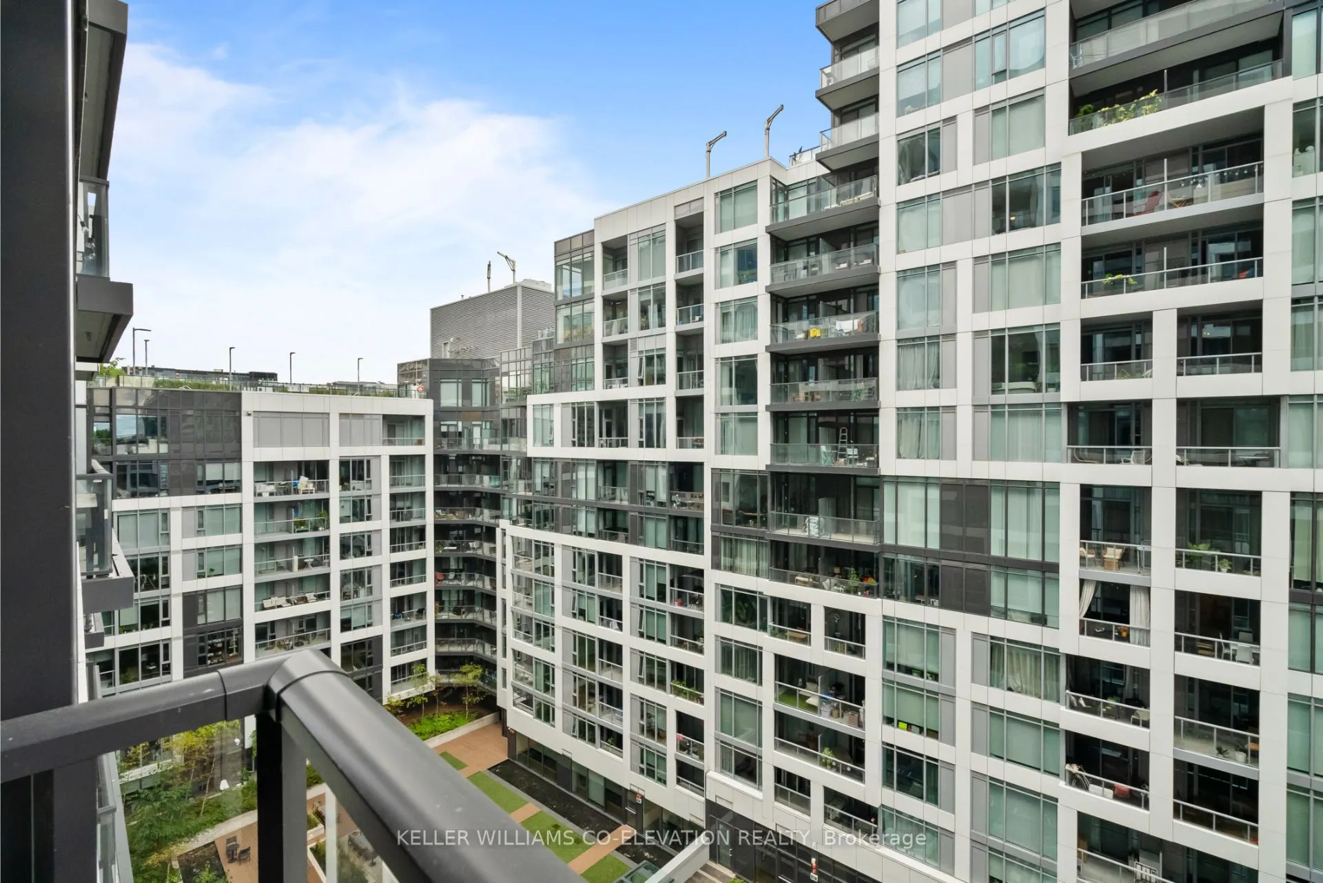 27 Bathurst Street, #911
