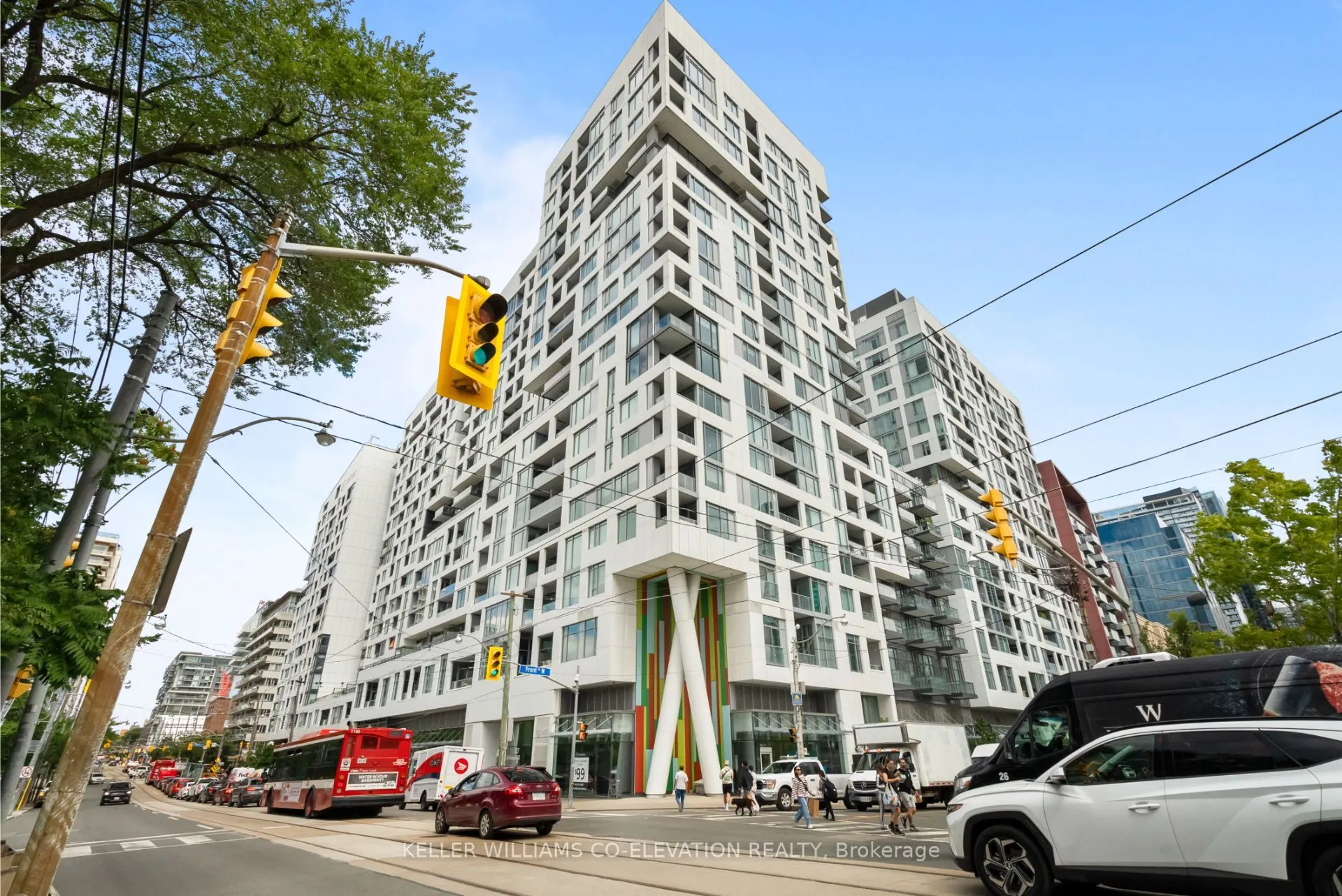 27 Bathurst Street, #911