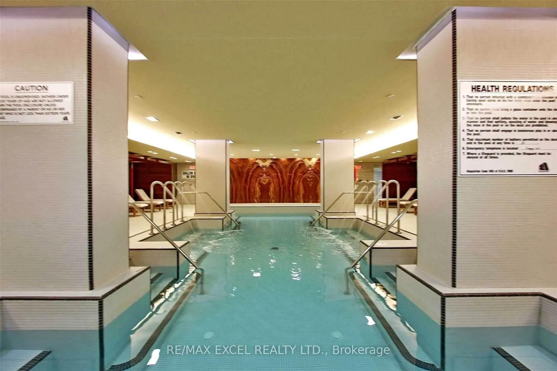39 Queens Quay E, #723