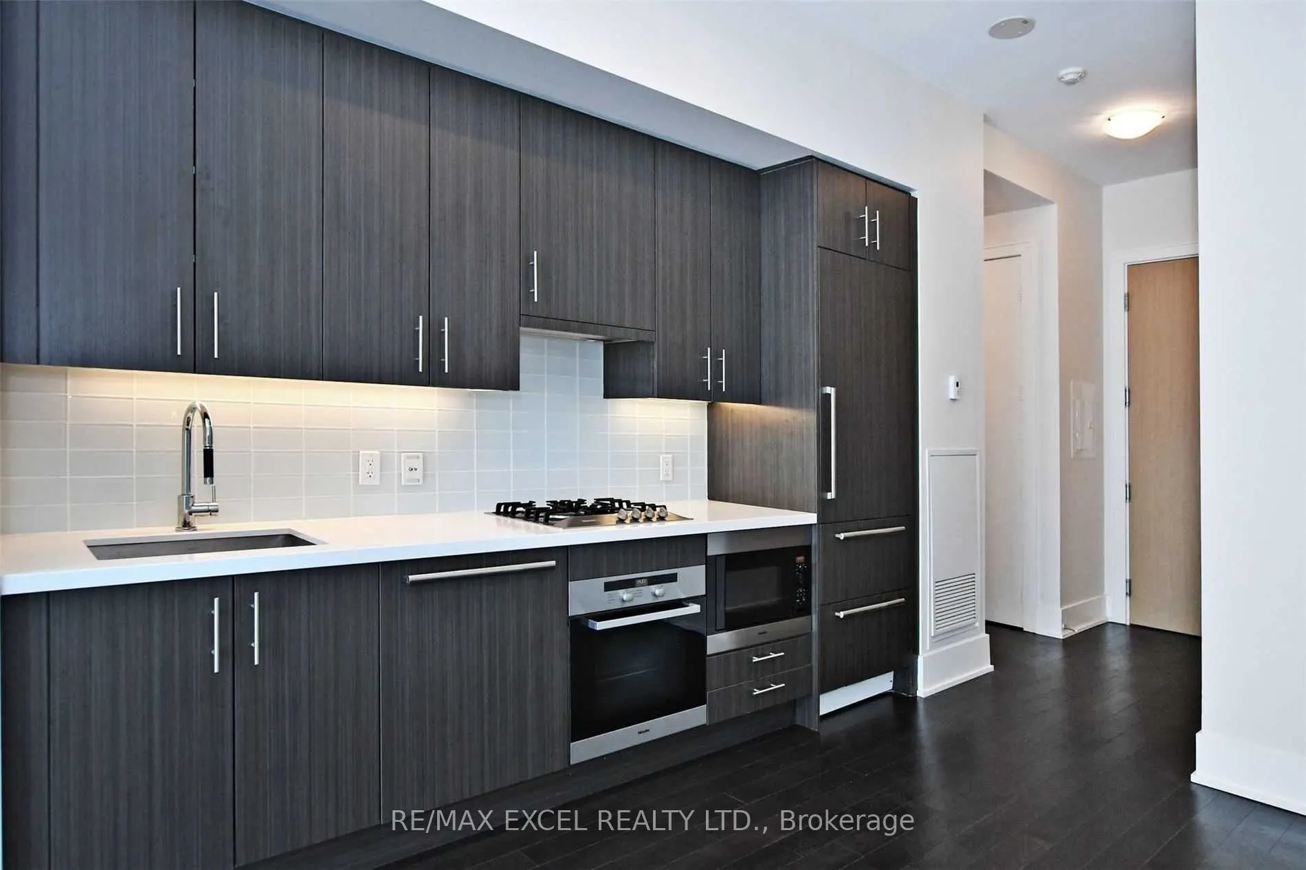 39 Queens Quay E, #723