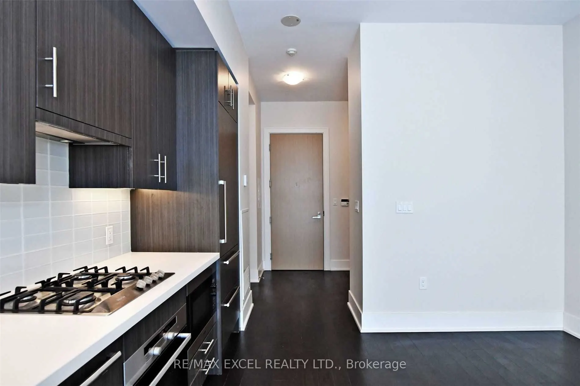 39 Queens Quay E, #723