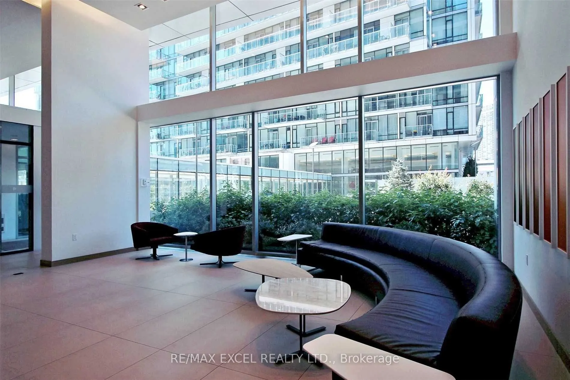 39 Queens Quay E, #723