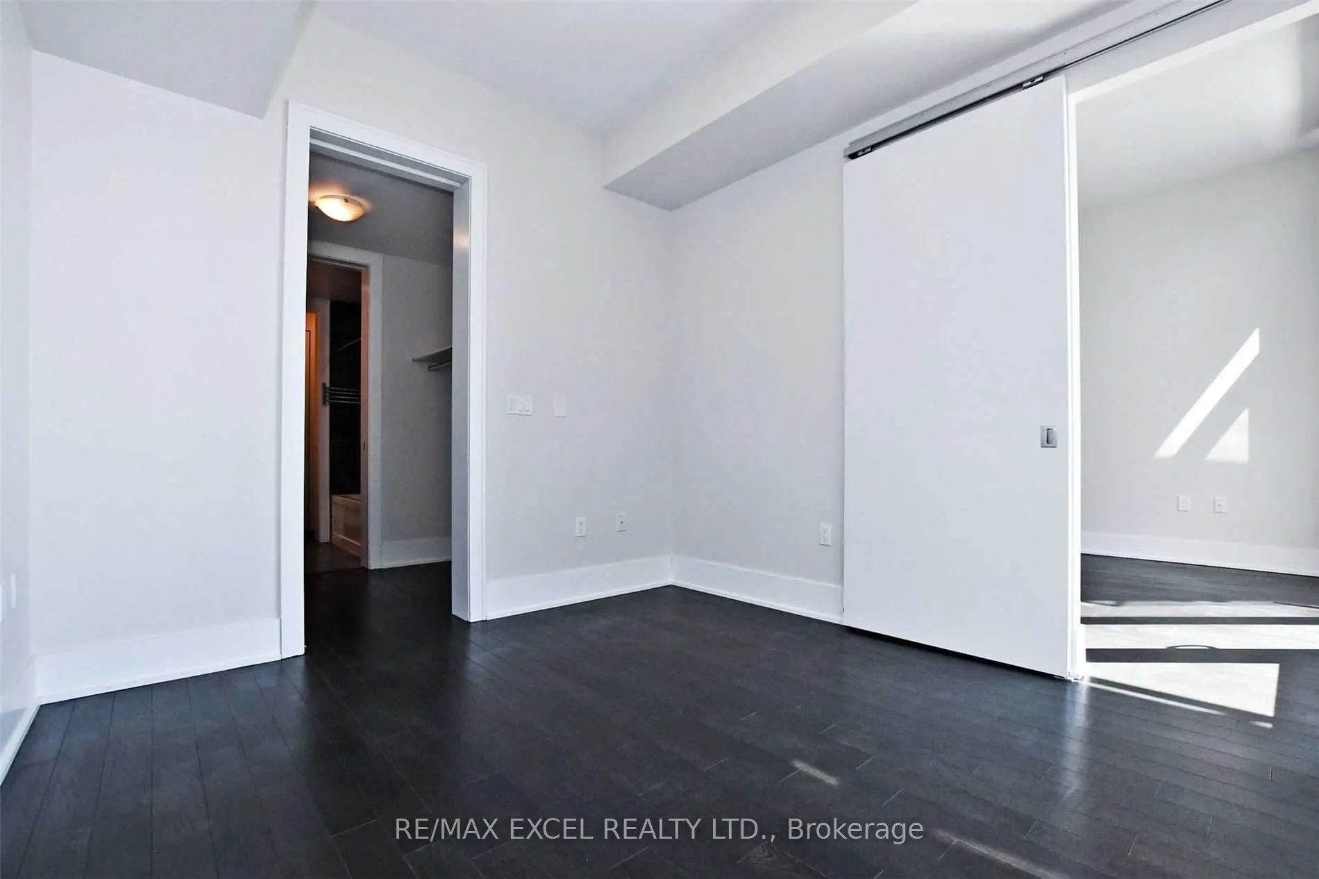 39 Queens Quay E, #723