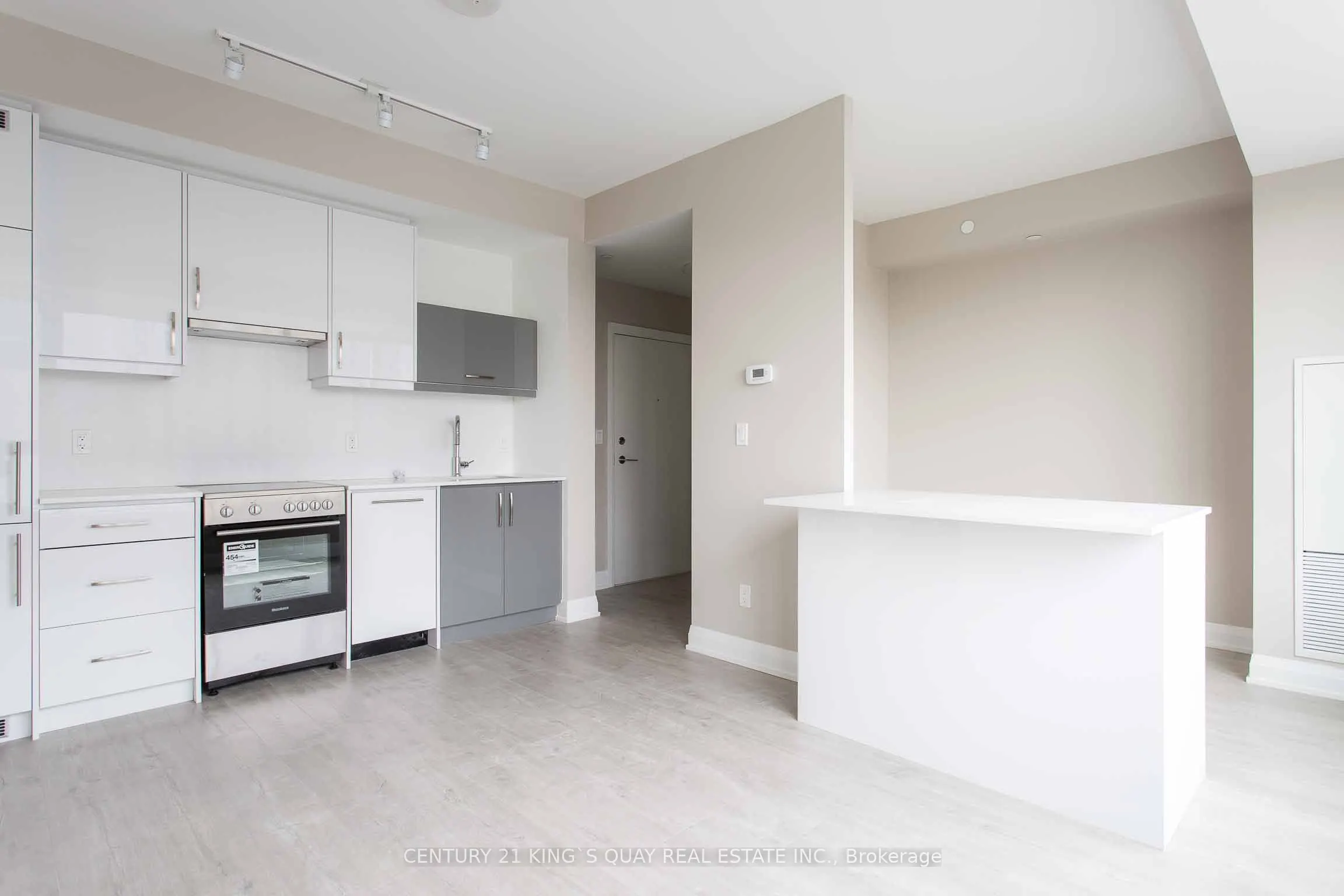 181 Huron Street, #Lph5