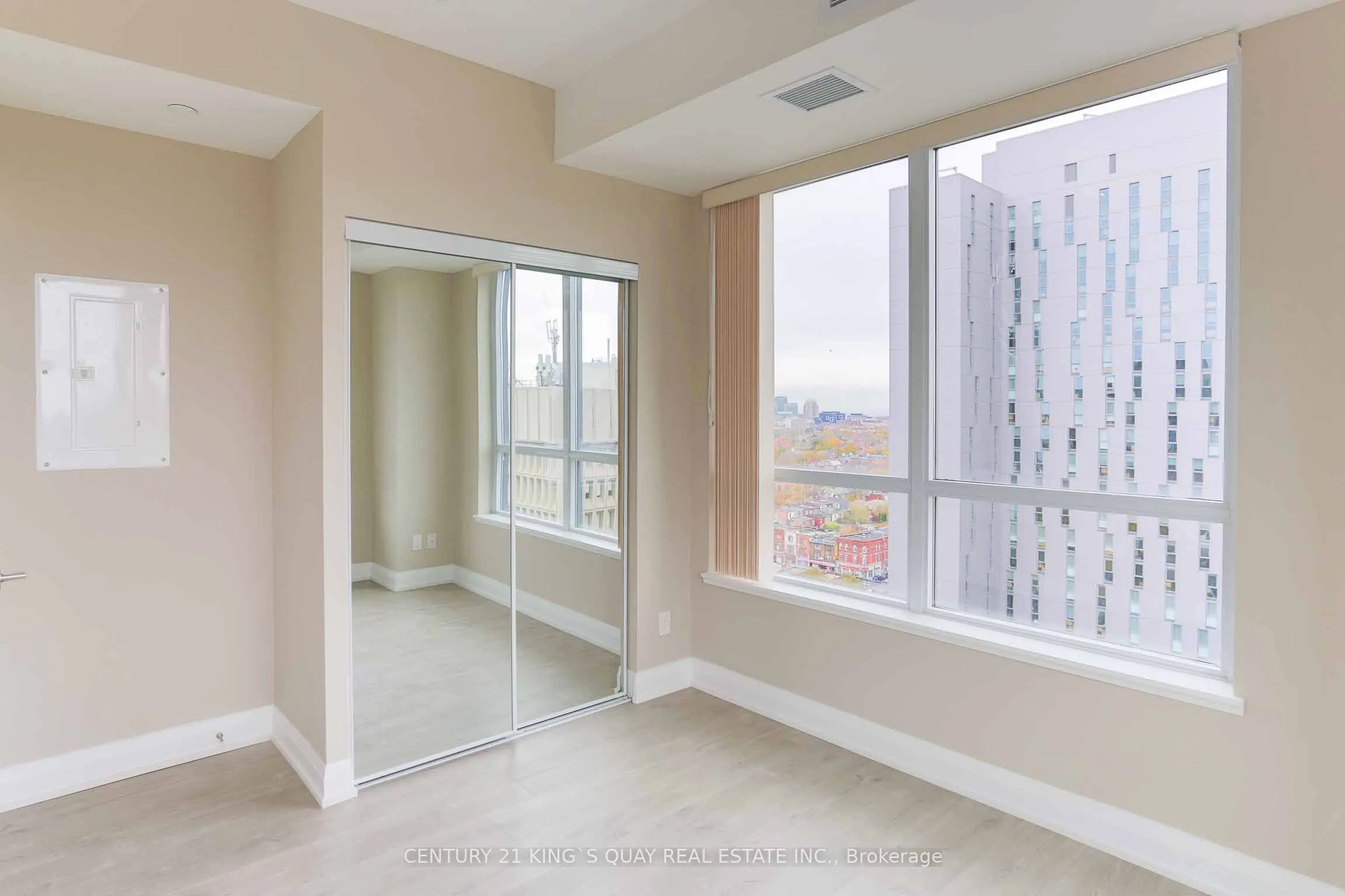 181 Huron Street, #Lph5