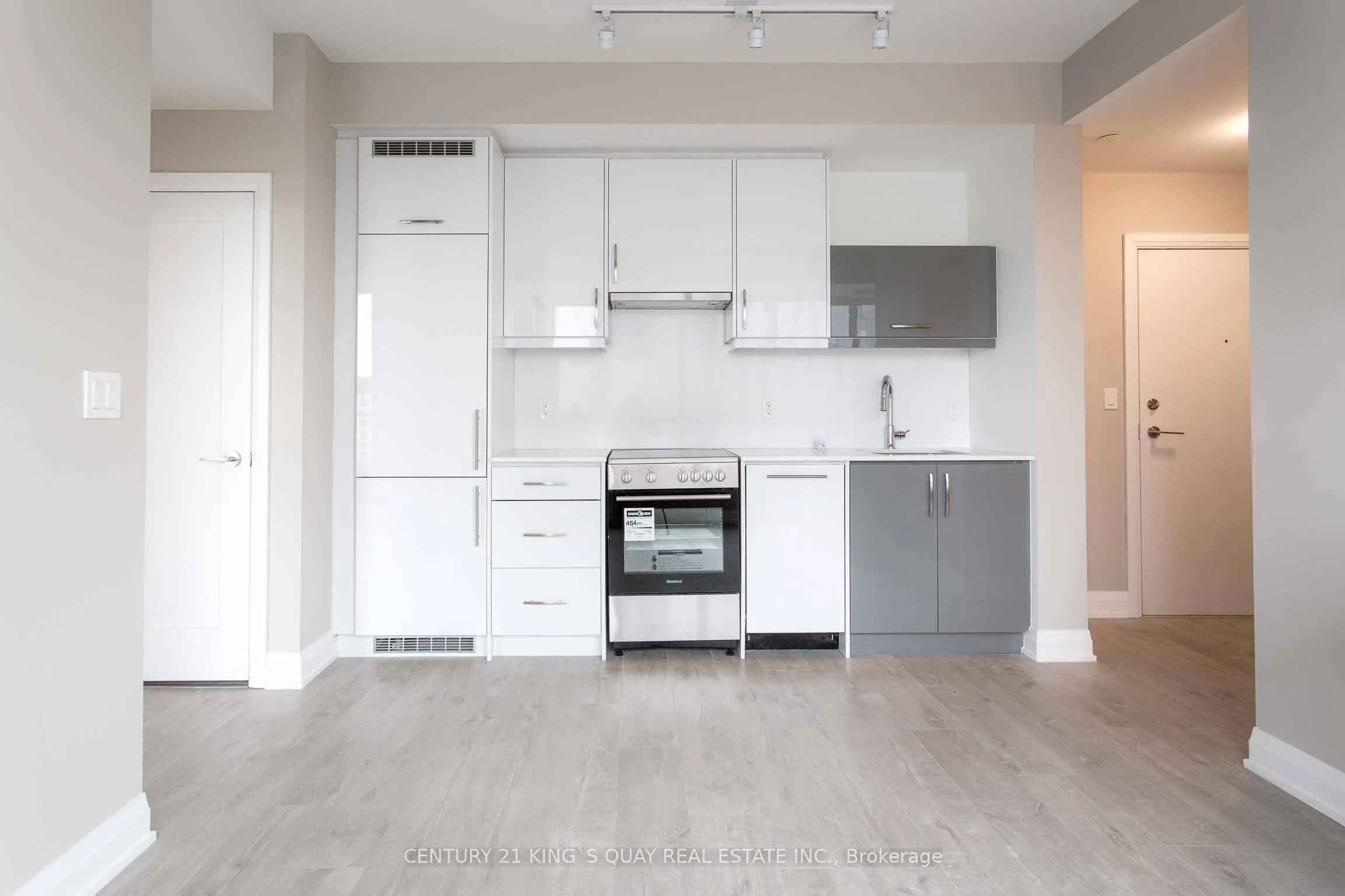 181 Huron Street, #Lph5