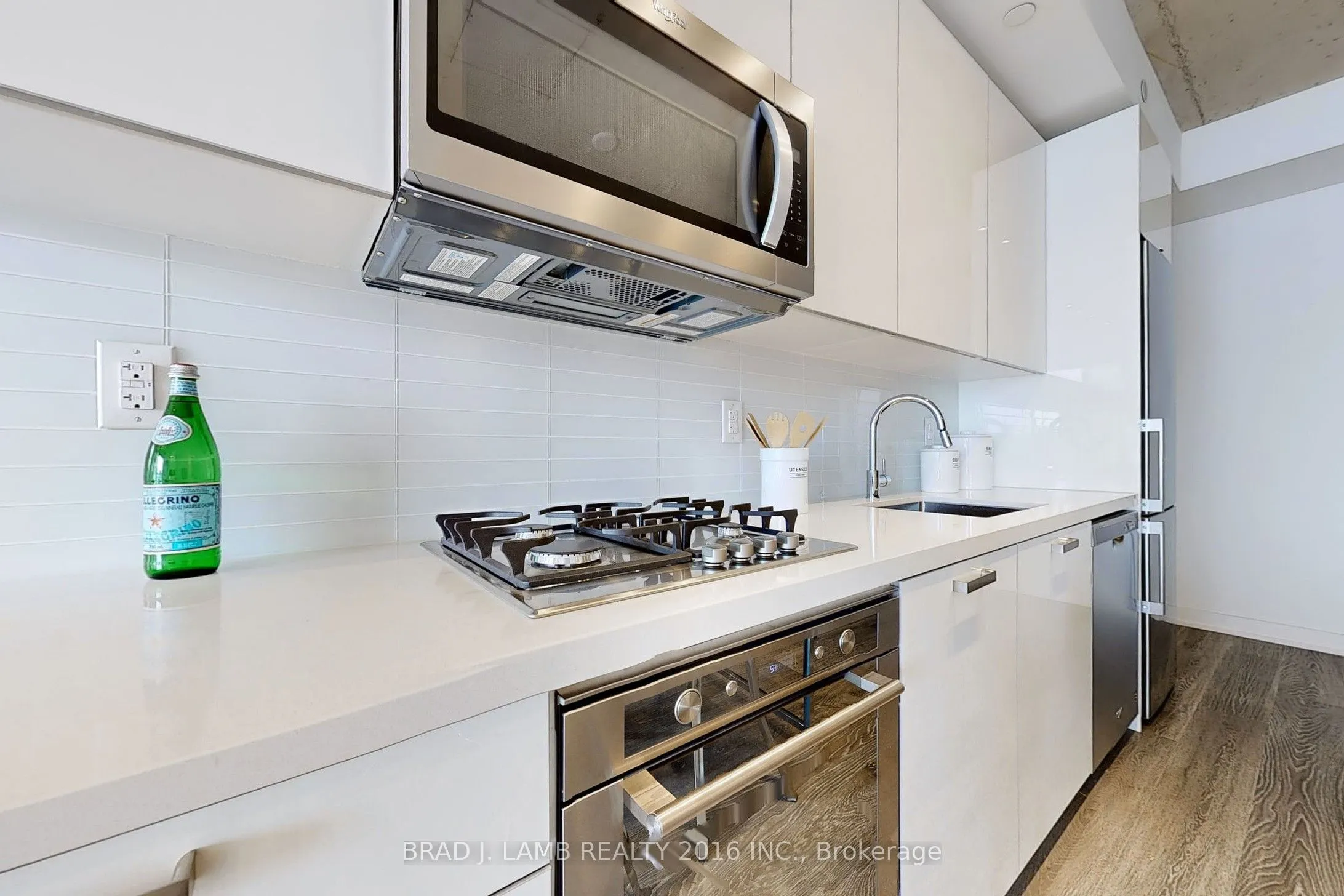 55 Ontario Street, #305