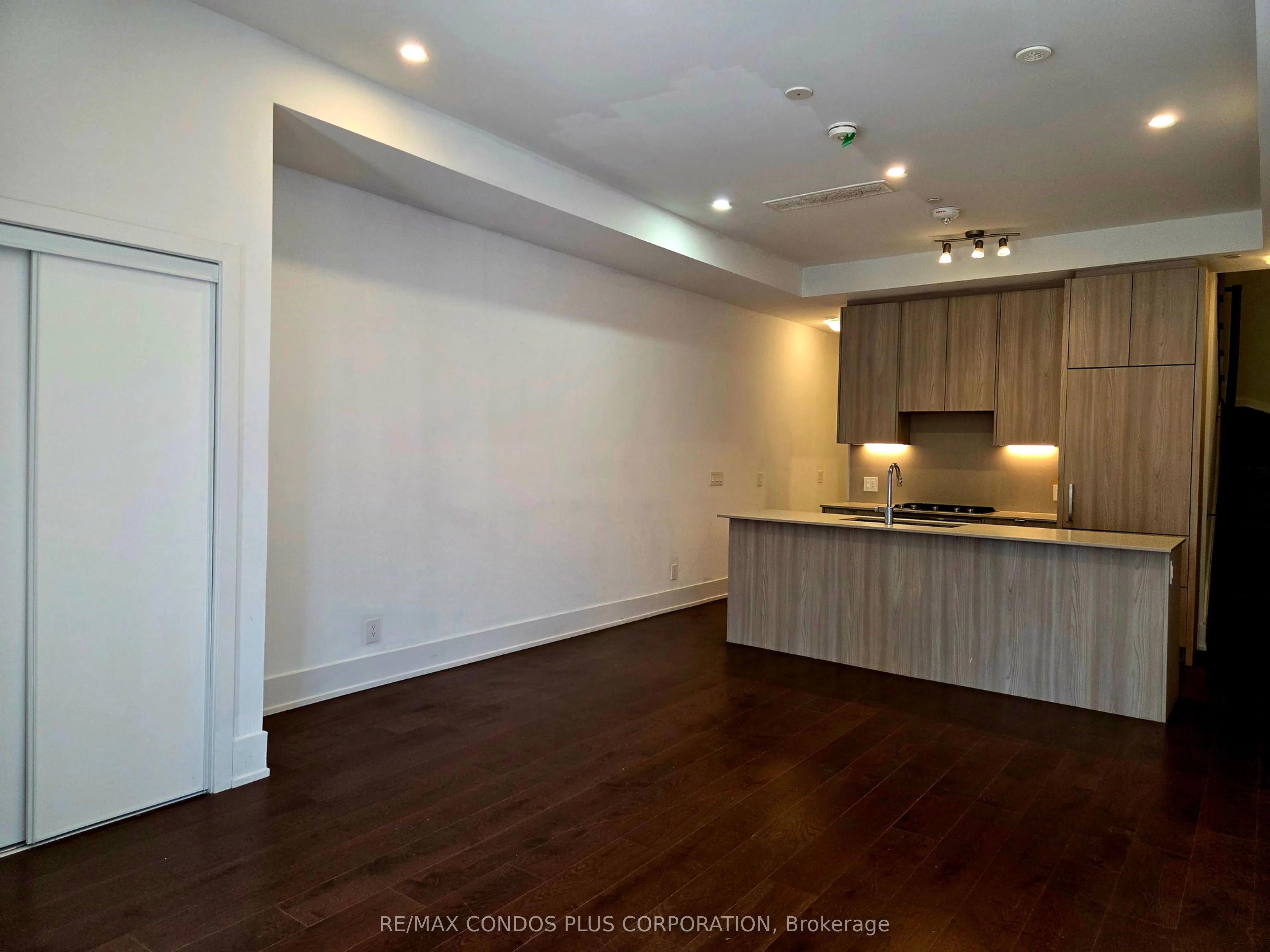 270 Davenport Road, #9