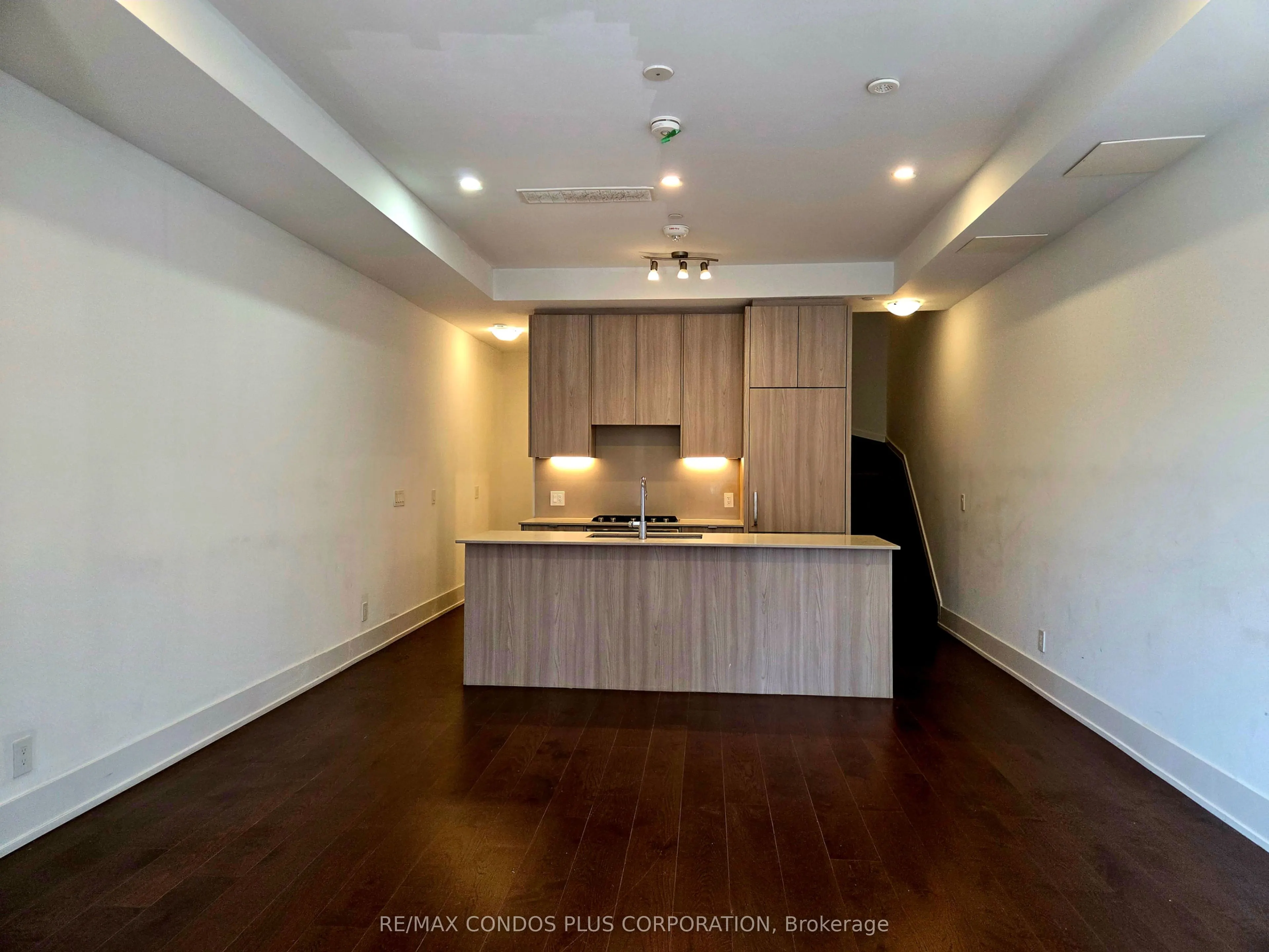 270 Davenport Road, #9