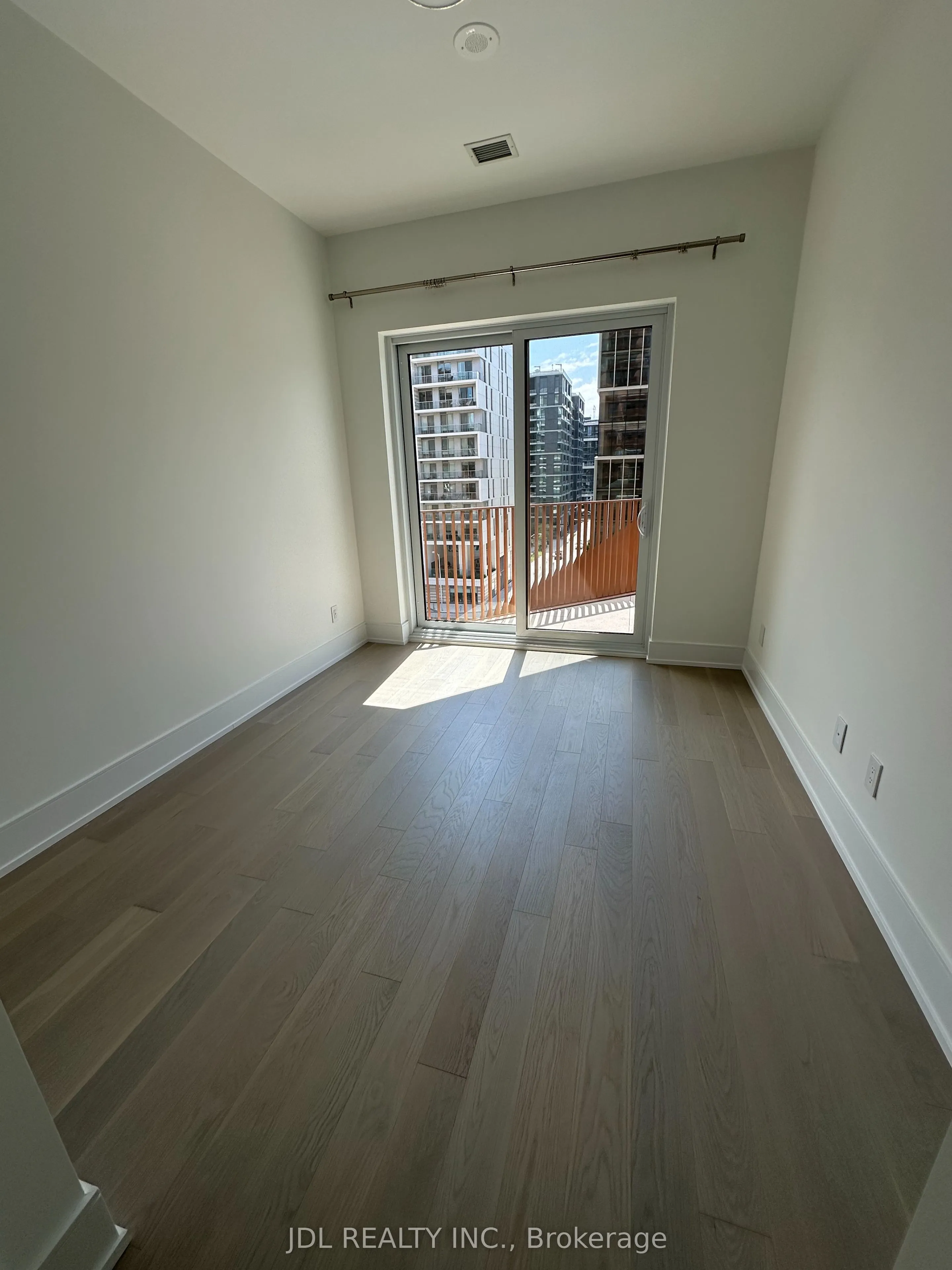 155 Merchants' Wharf, #625