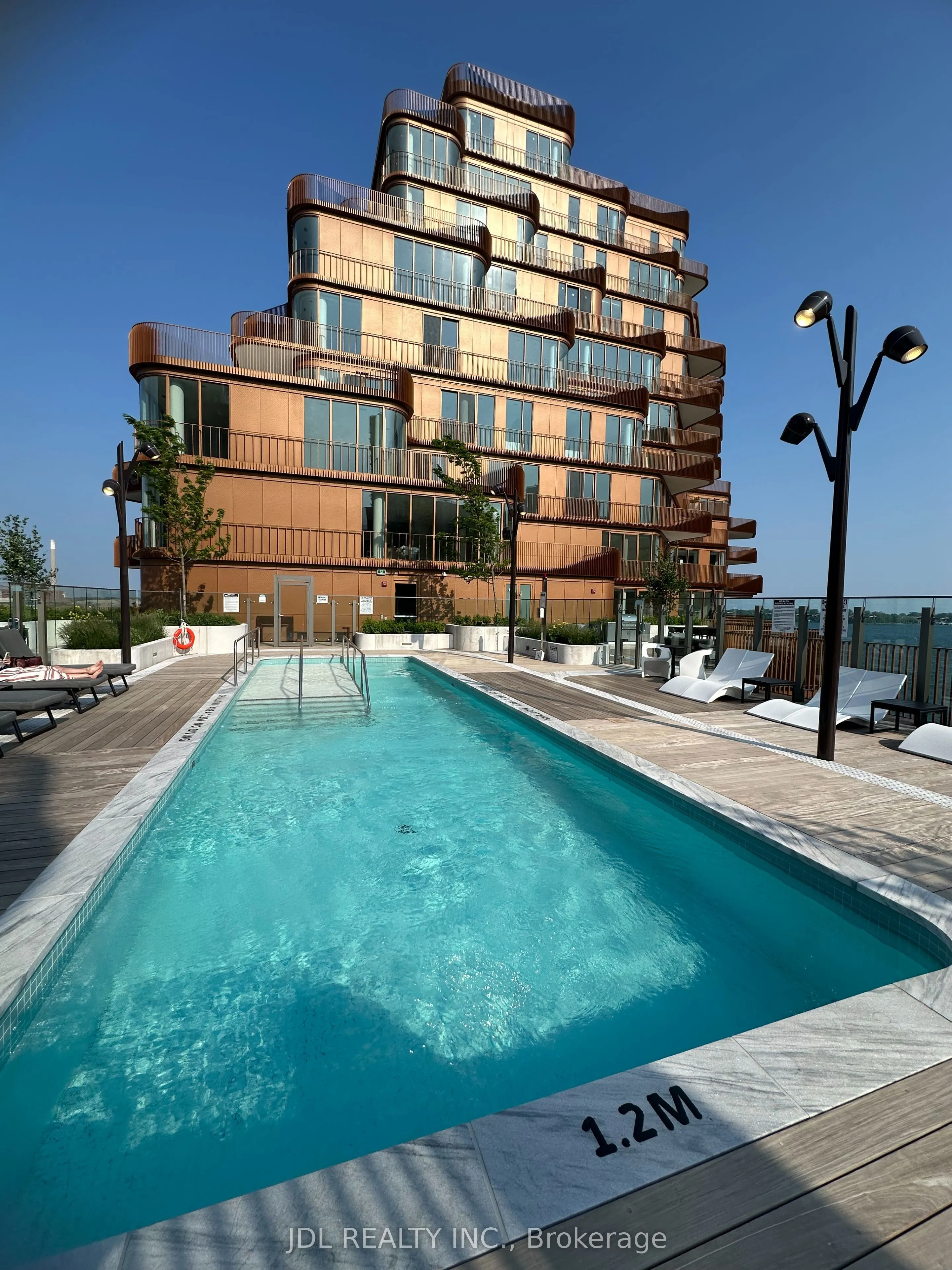 155 Merchants' Wharf, #625