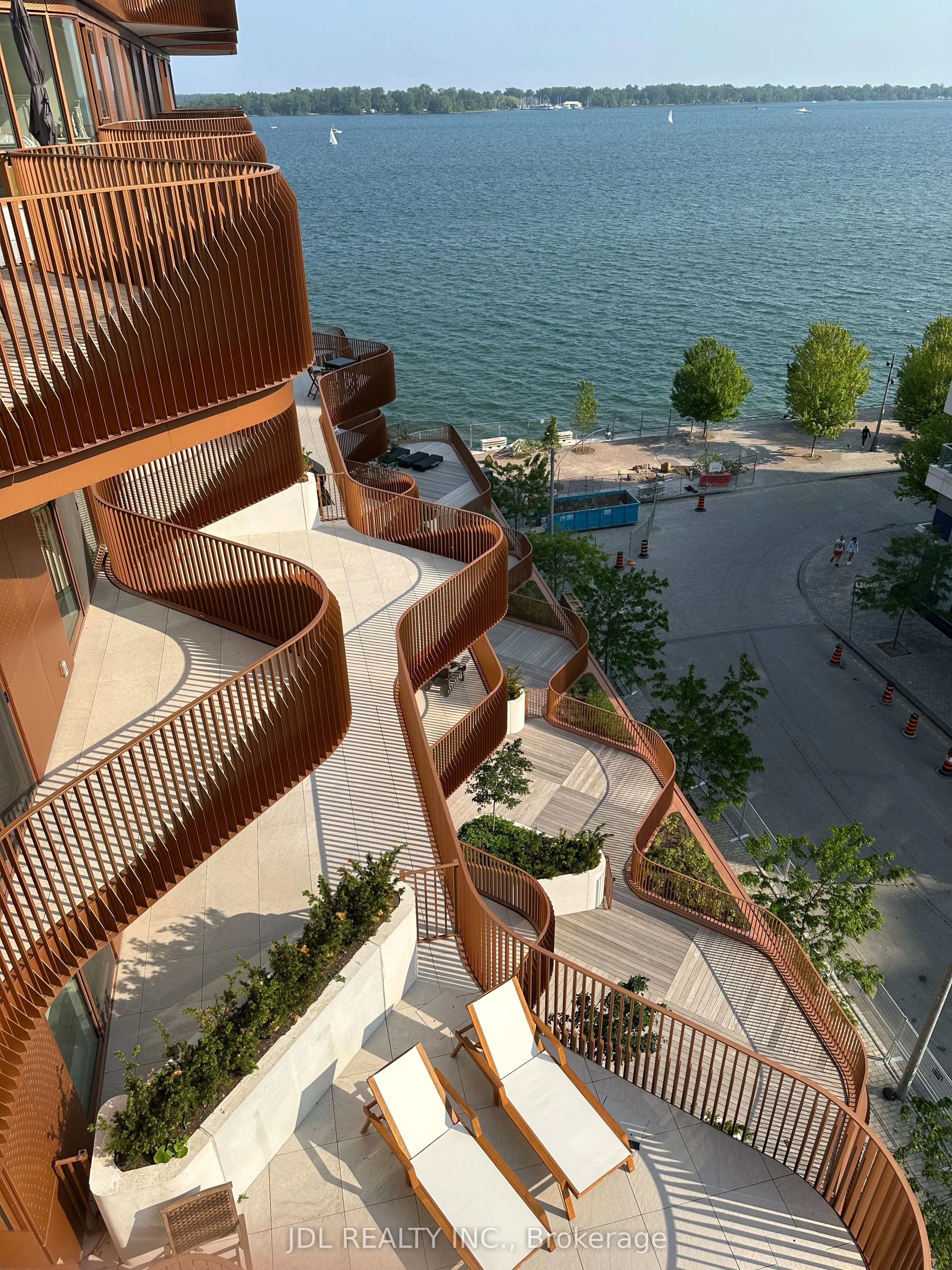 155 Merchants' Wharf, #625