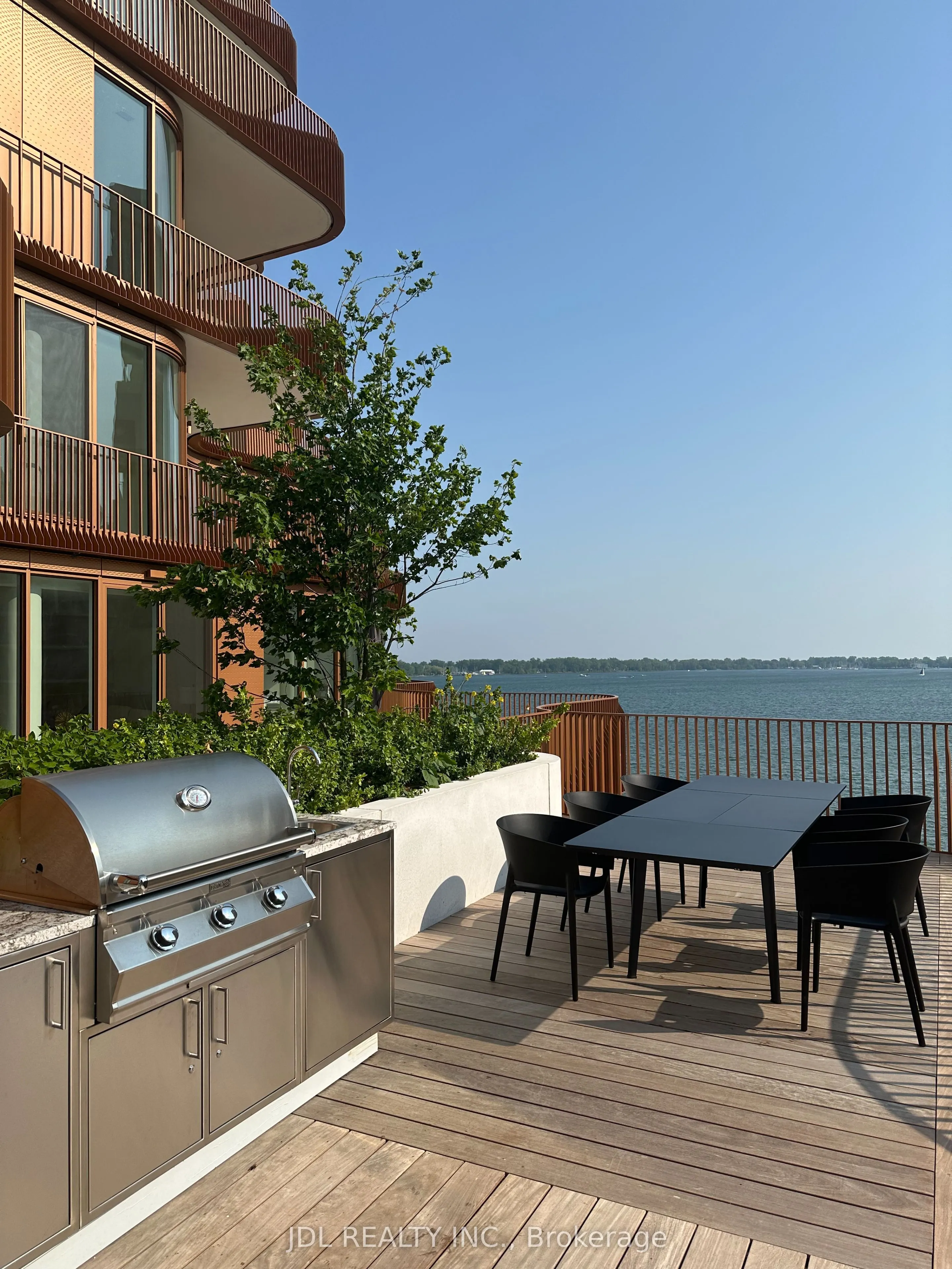 155 Merchants' Wharf, #625