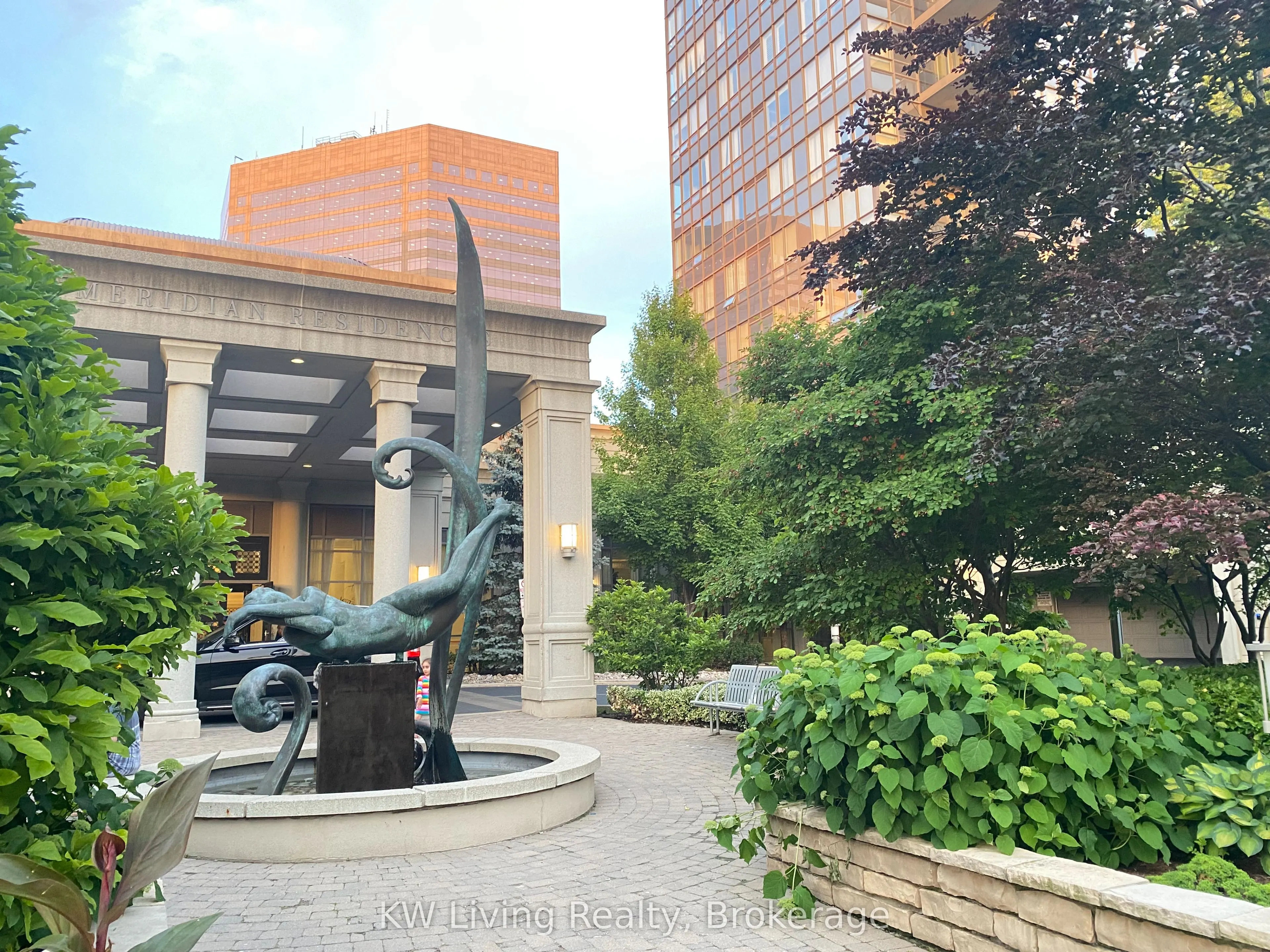15 Greenview Avenue, #909
