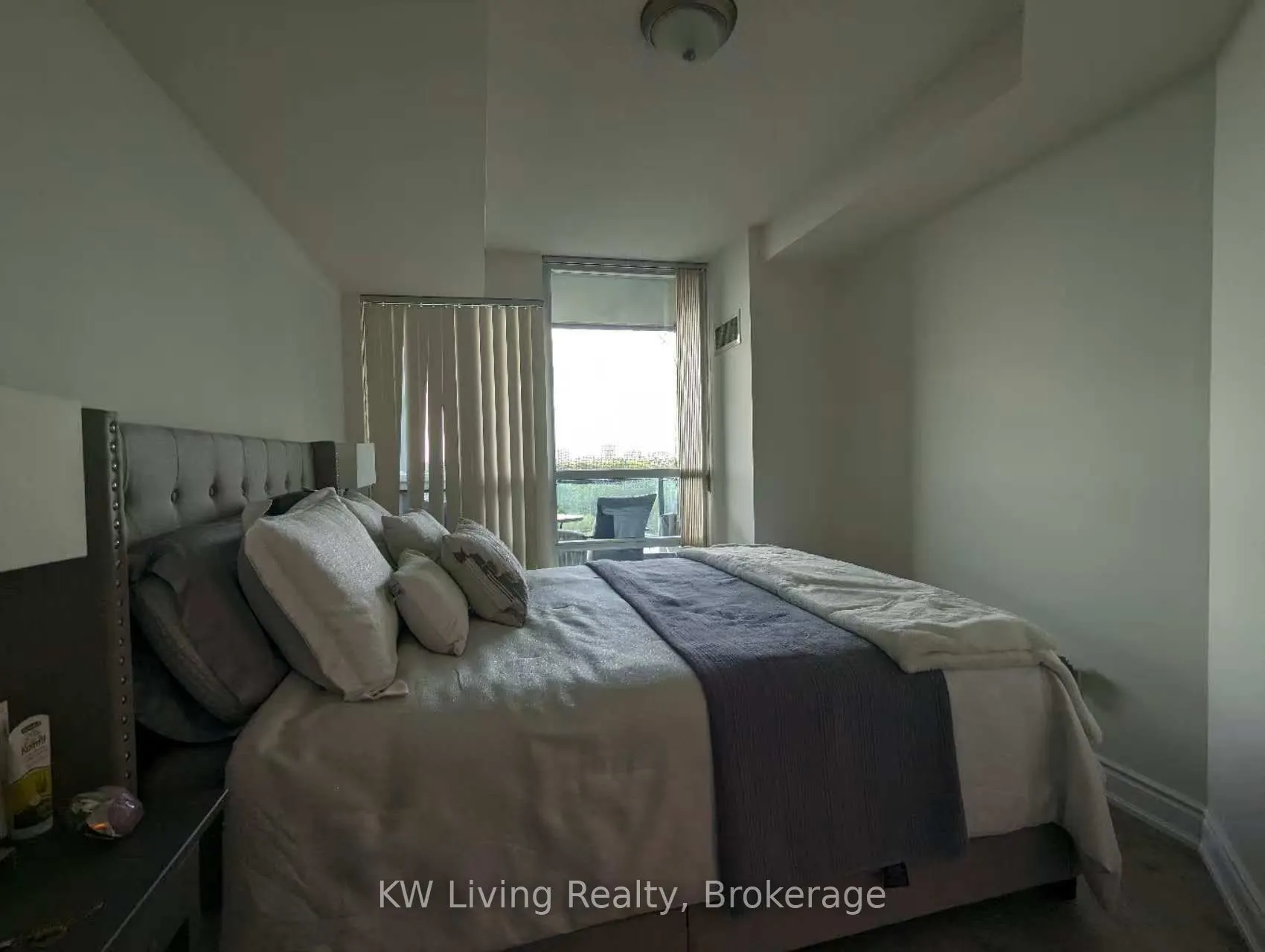 15 Greenview Avenue, #909