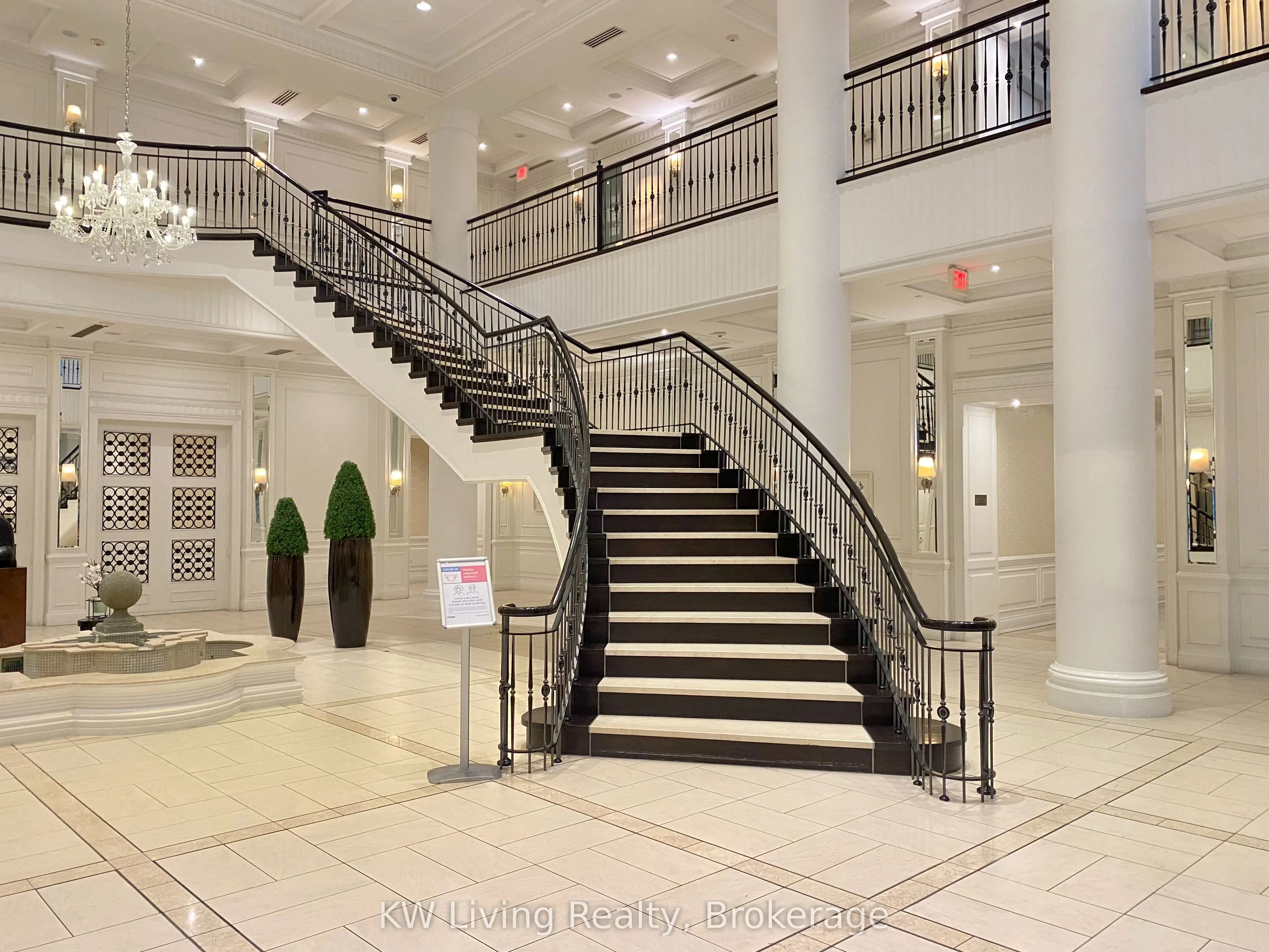 15 Greenview Avenue, #909