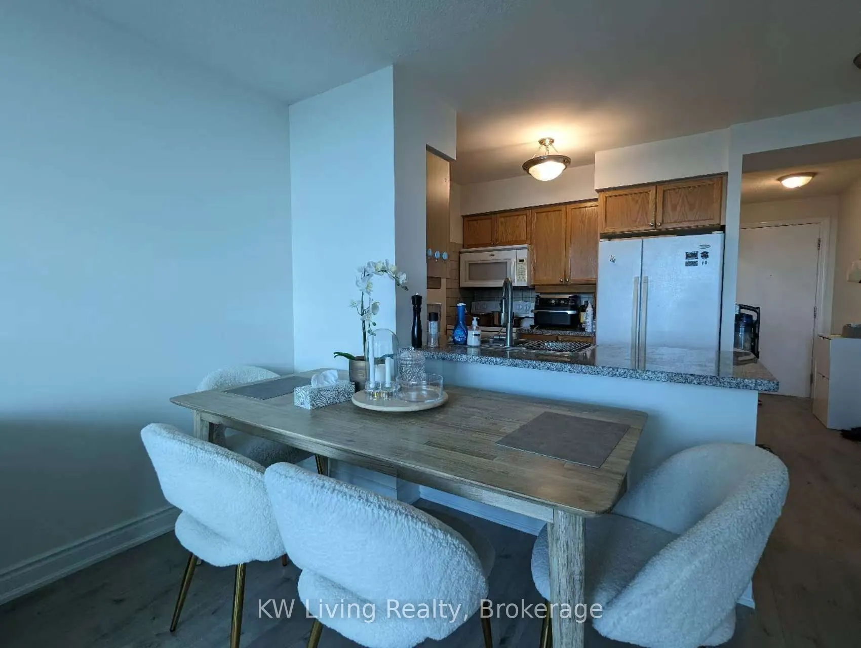 15 Greenview Avenue, #909