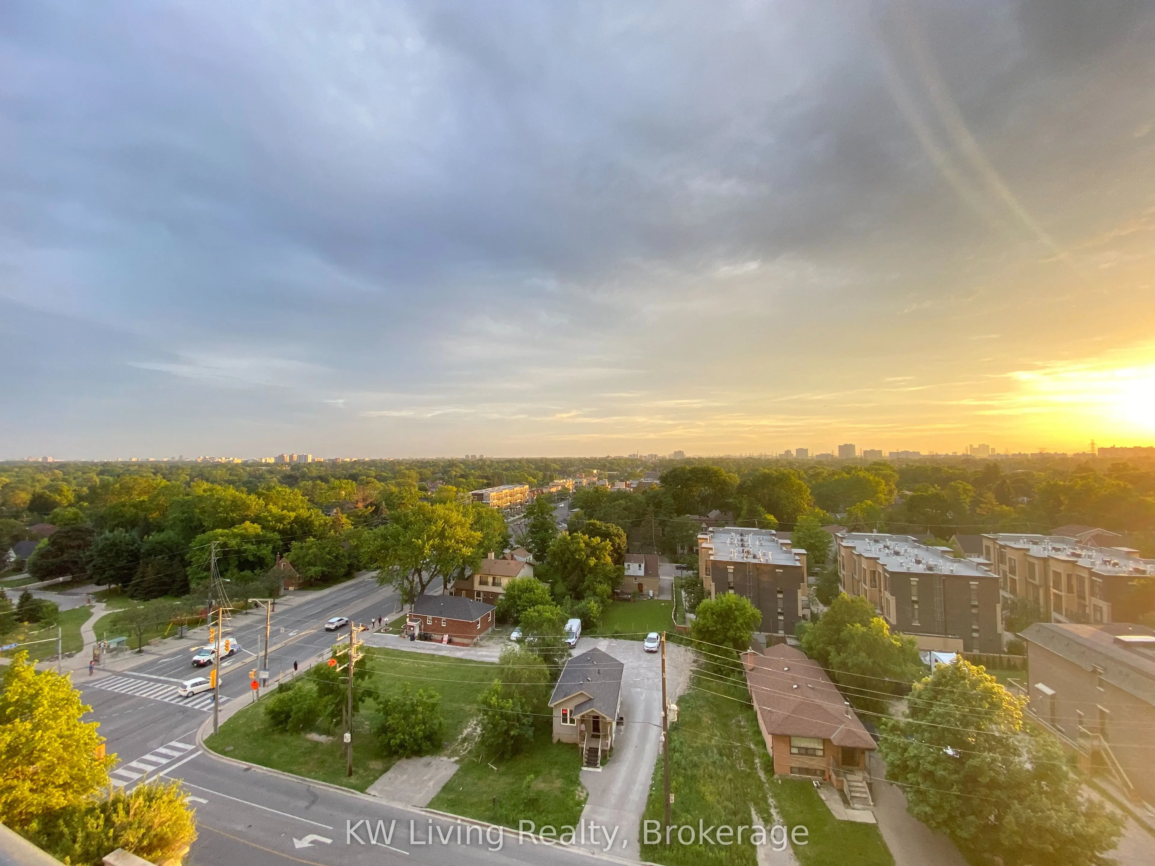 15 Greenview Avenue, #909