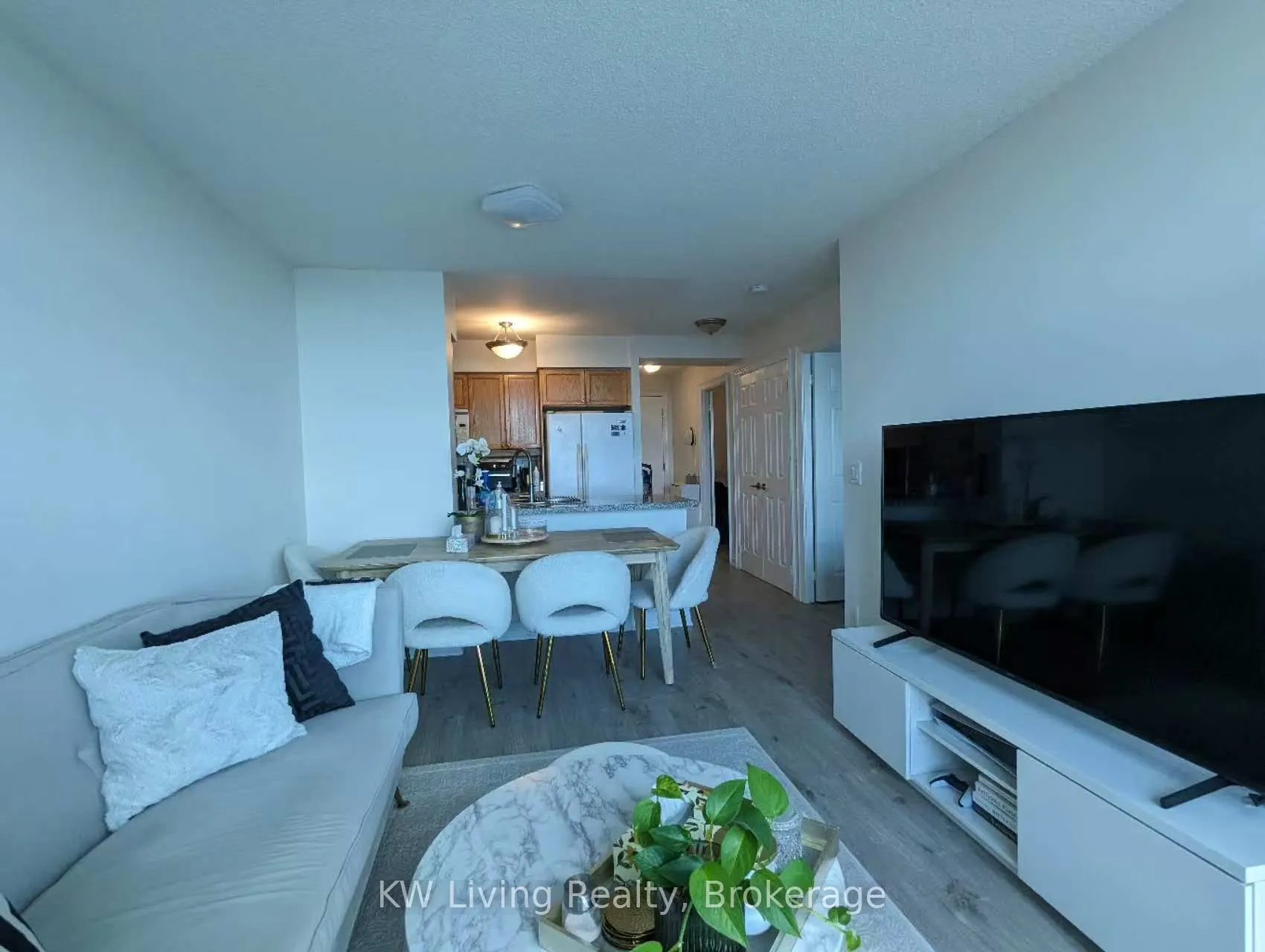 15 Greenview Avenue, #909