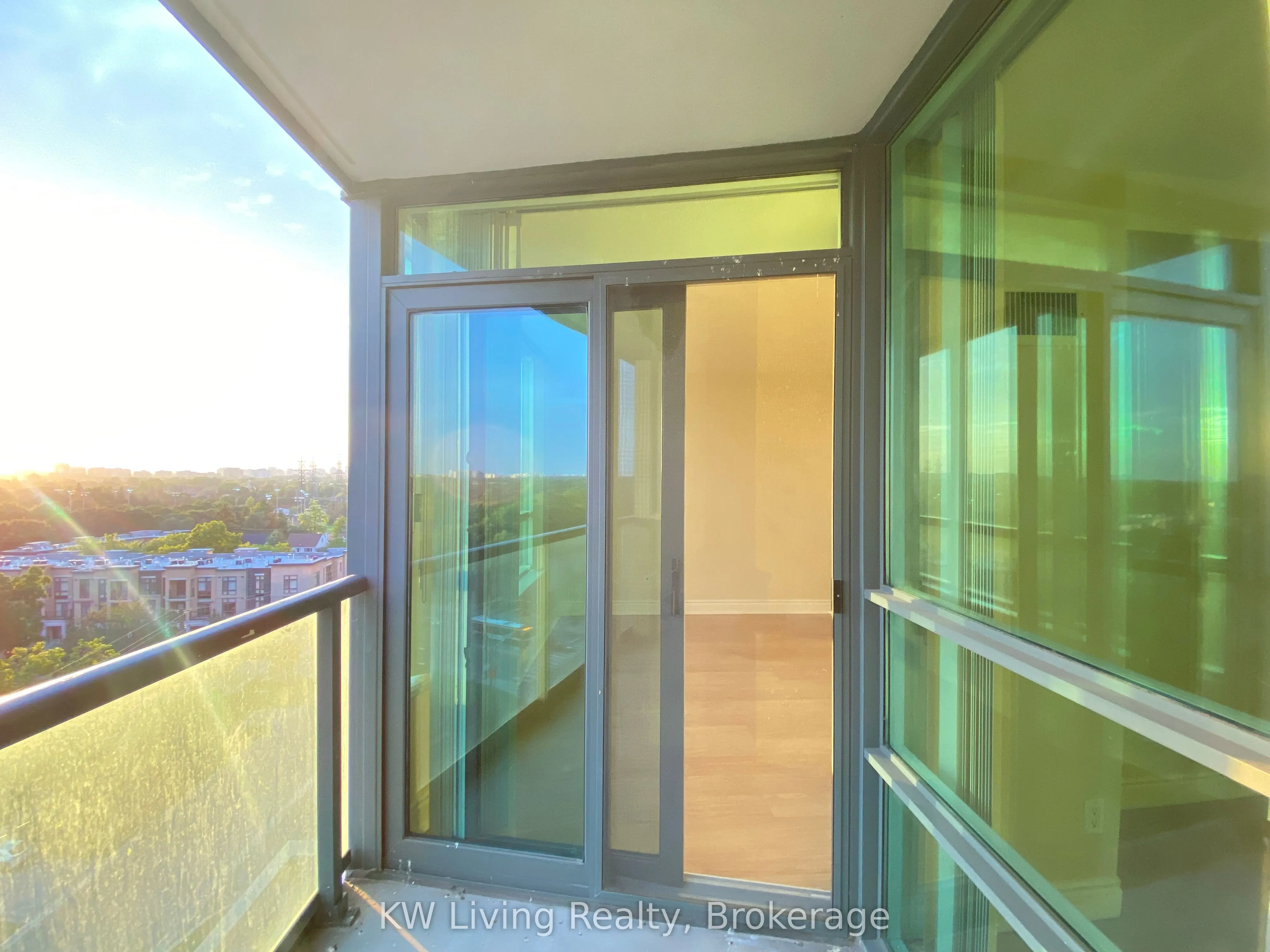 15 Greenview Avenue, #909