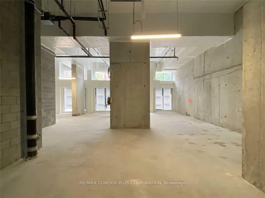 231 Dundas Street E