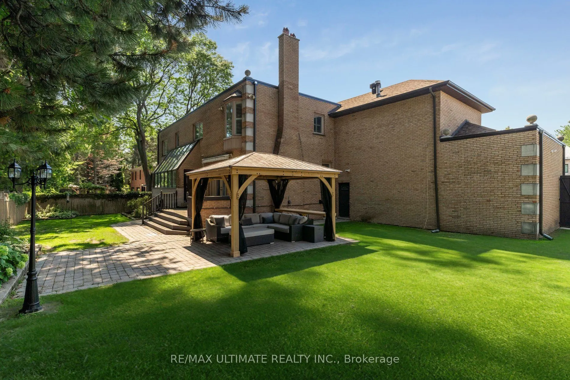 1 Versailles Court