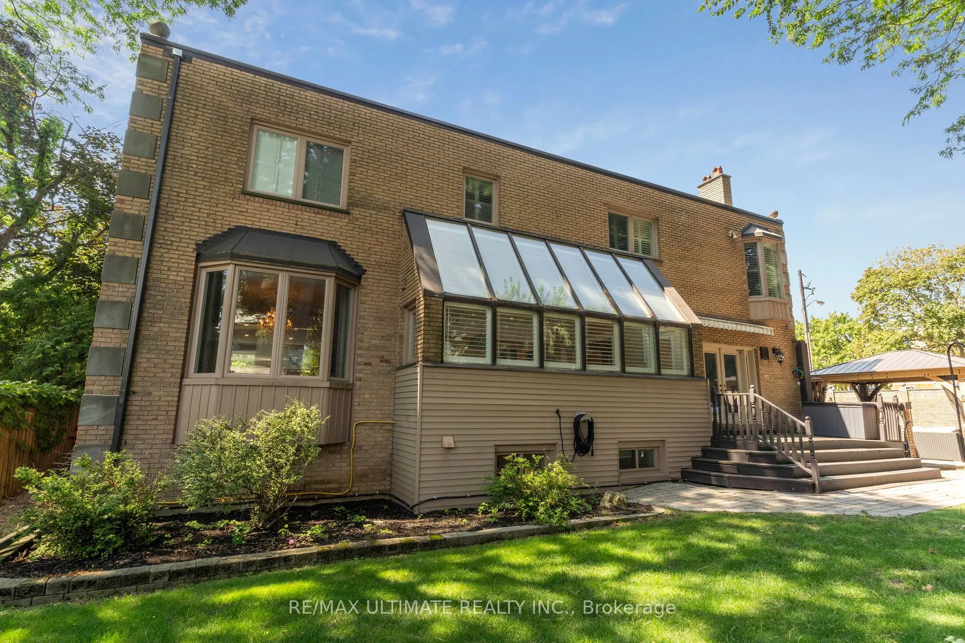 1 Versailles Court