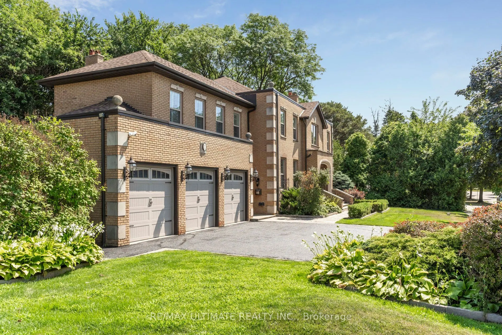1 Versailles Court