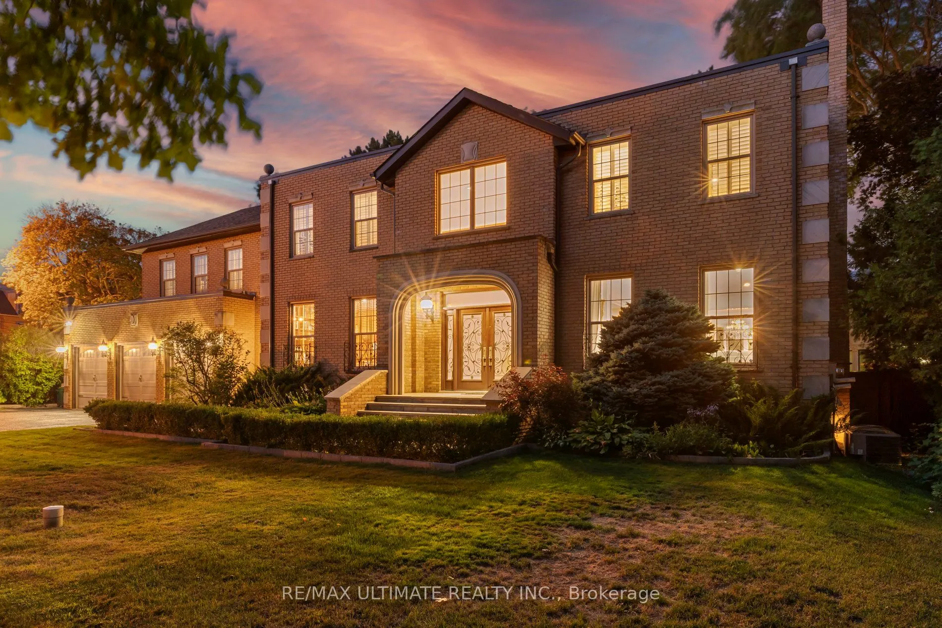 1 Versailles Court