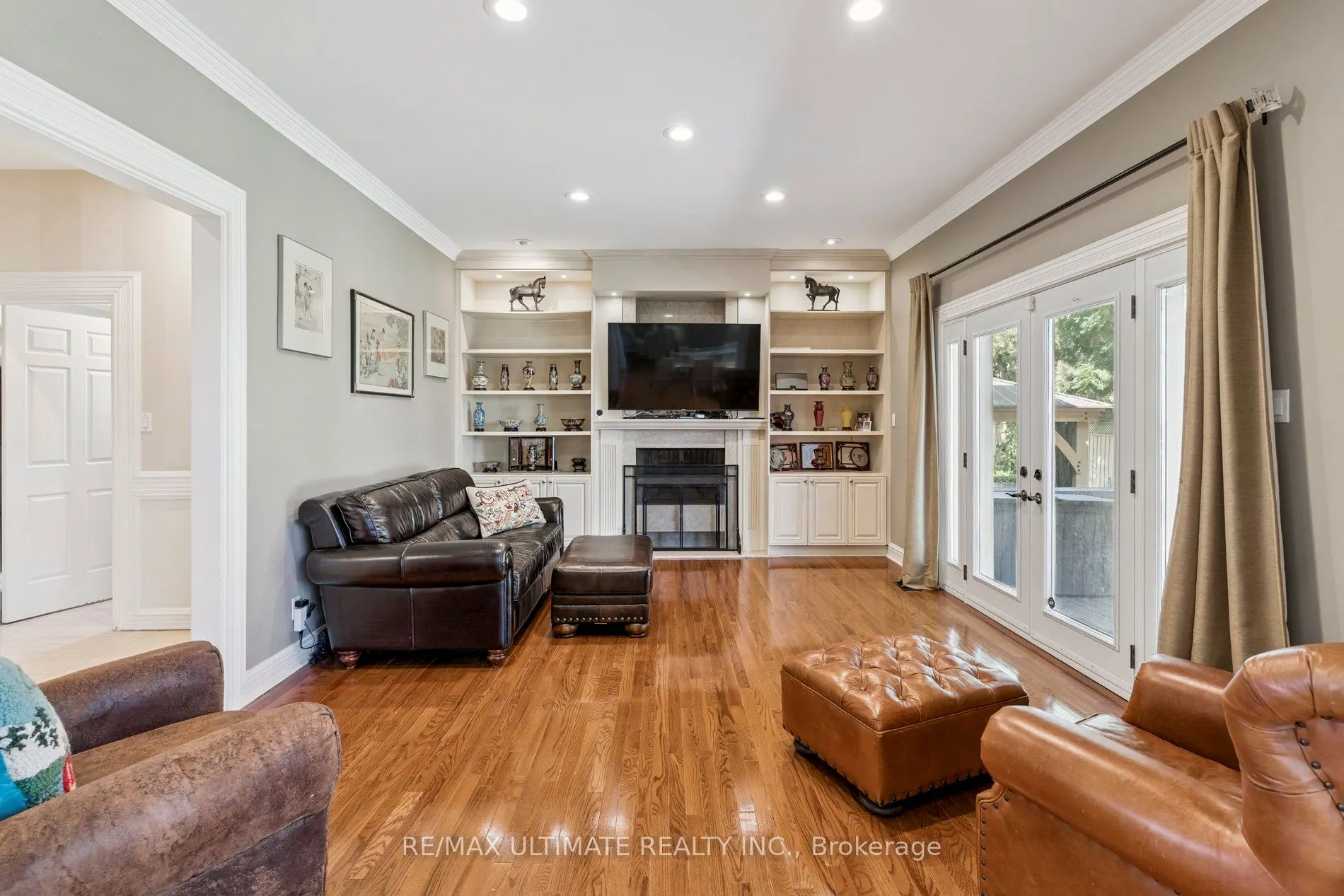1 Versailles Court