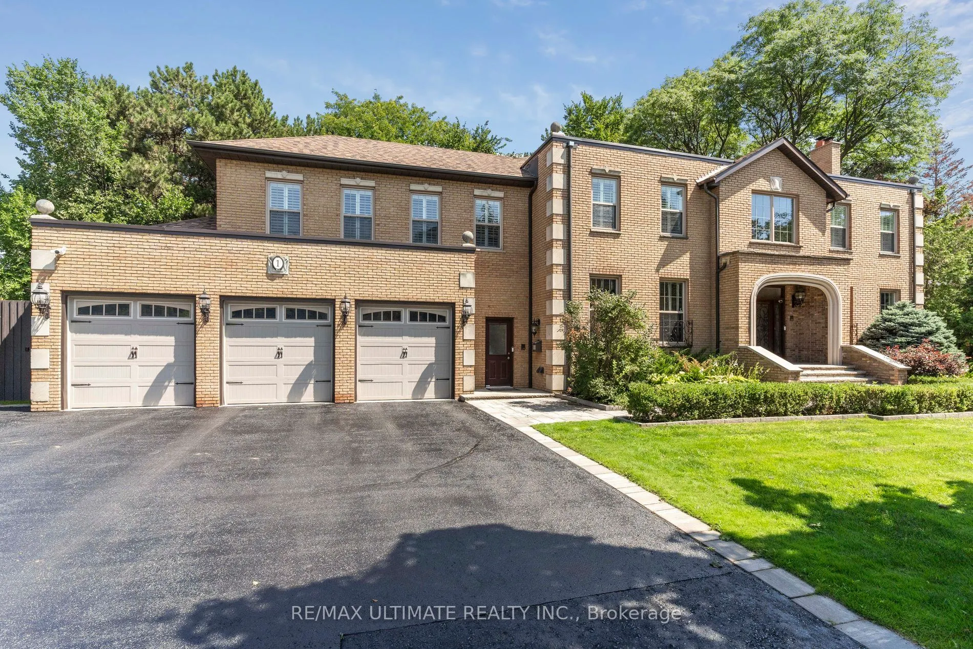 1 Versailles Court