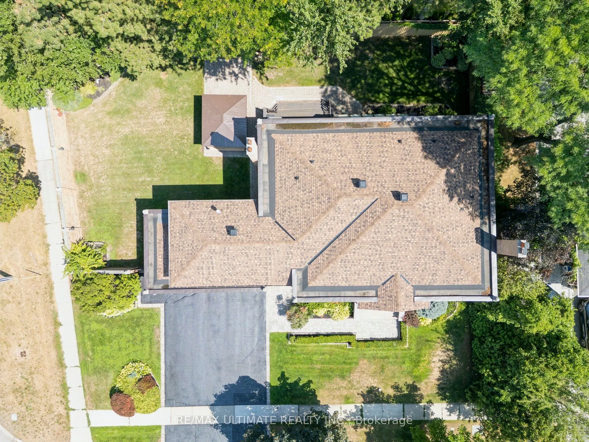 1 Versailles Court