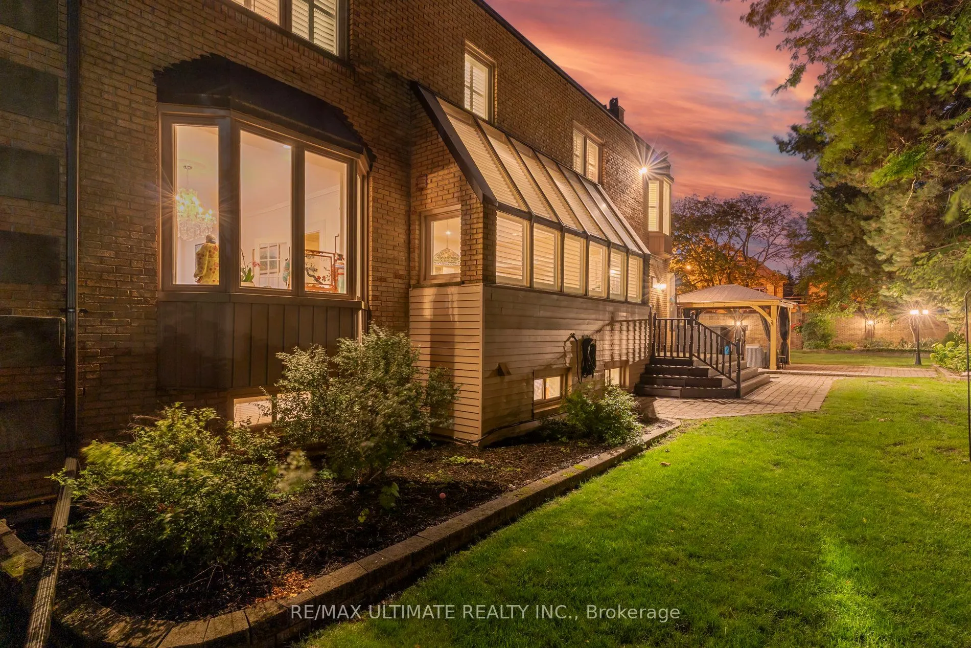 1 Versailles Court