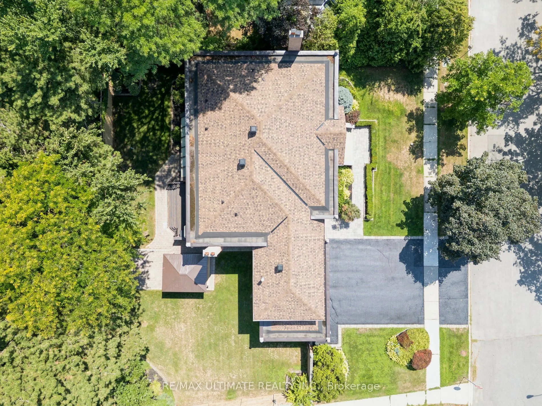 1 Versailles Court