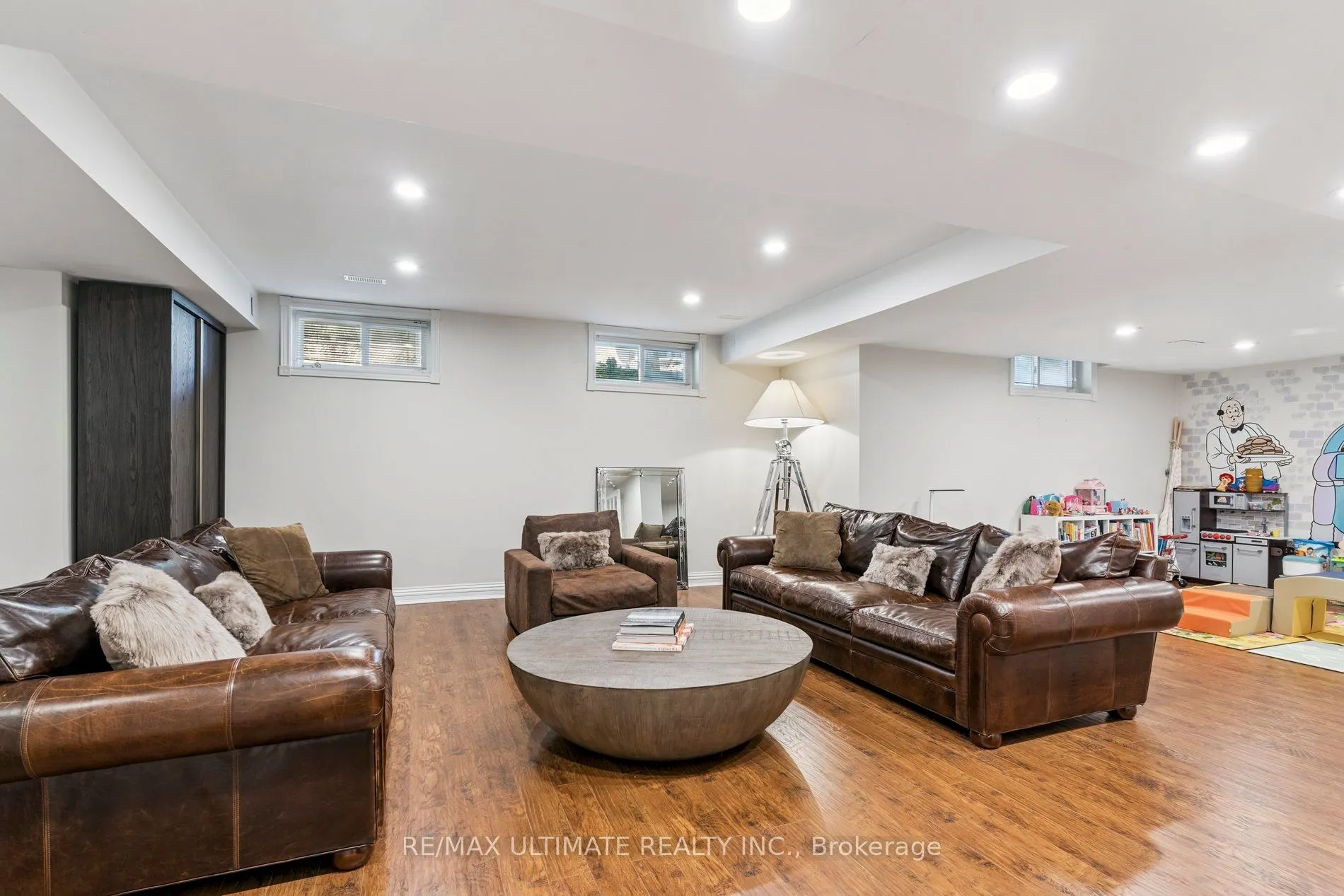 1 Versailles Court