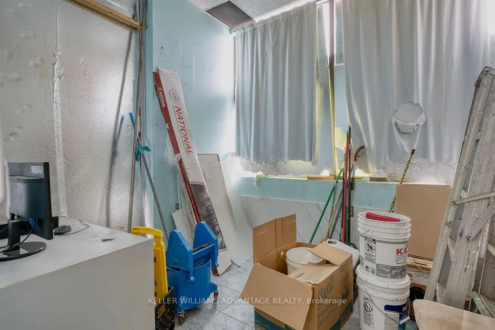 302 Spadina Avenue, #103