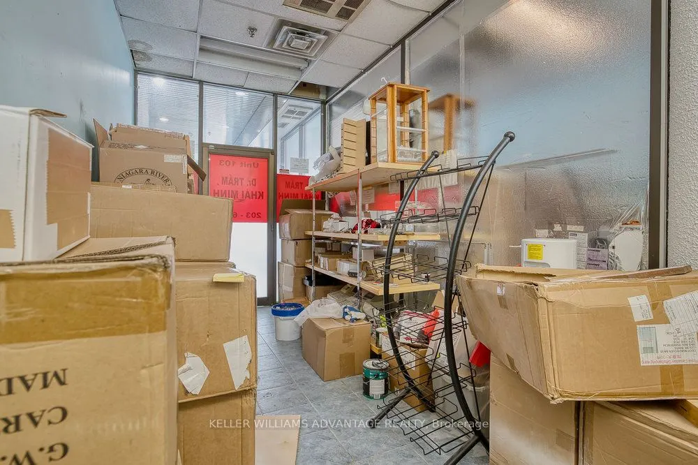 302 Spadina Avenue, #103