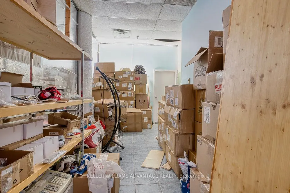 302 Spadina Avenue, #103