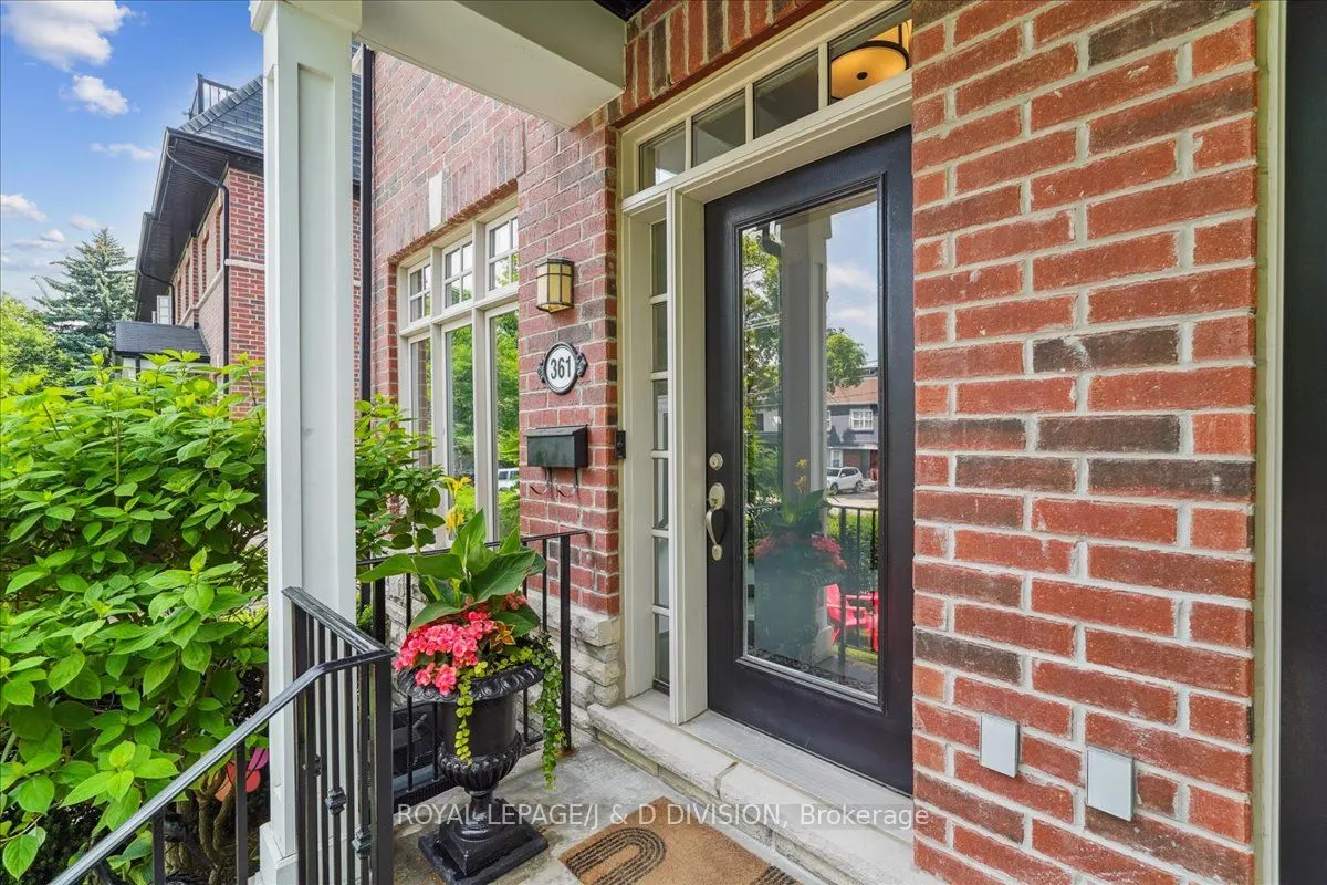 361 Roehampton Avenue, #2