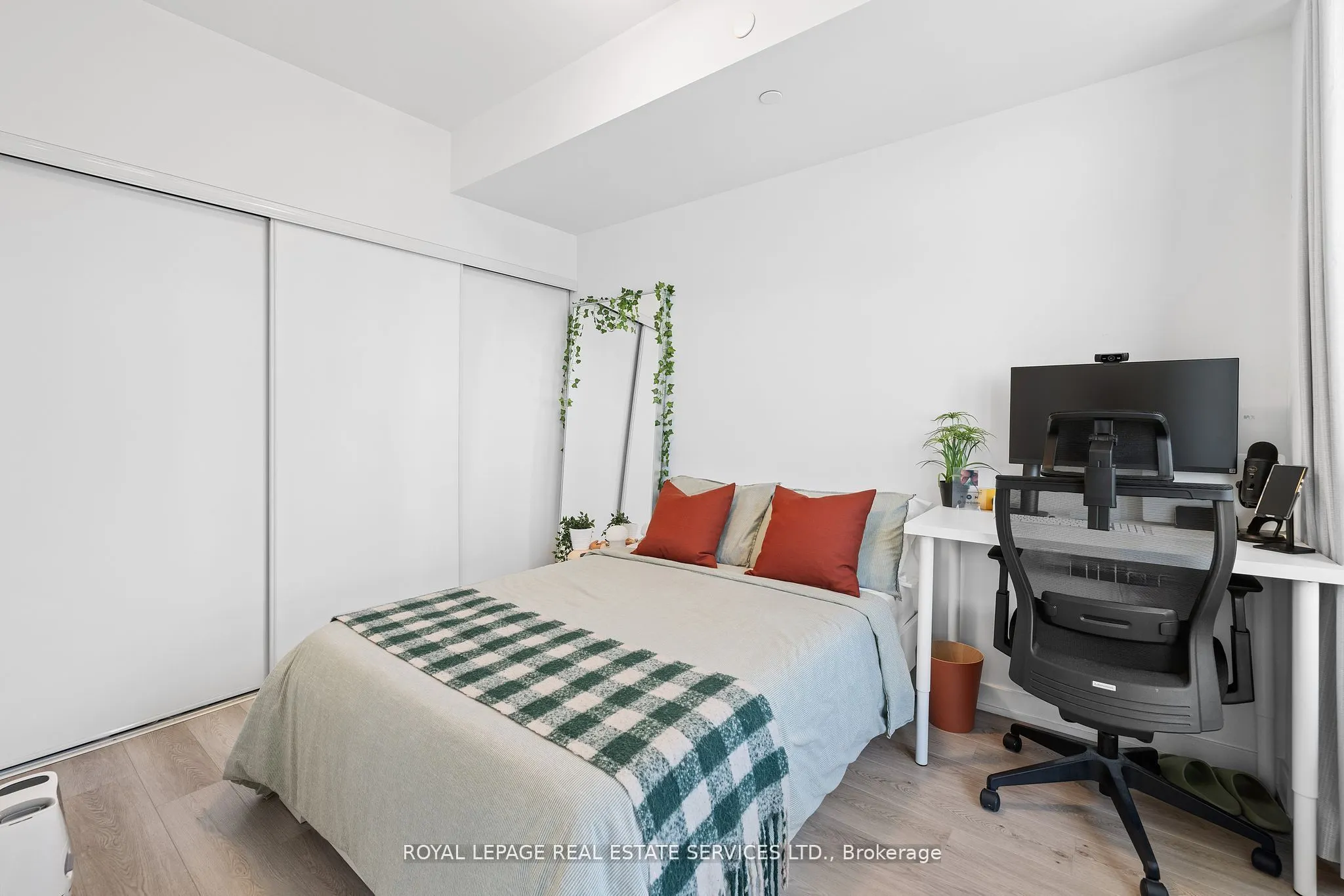 50 Ordnance Street, #1603
