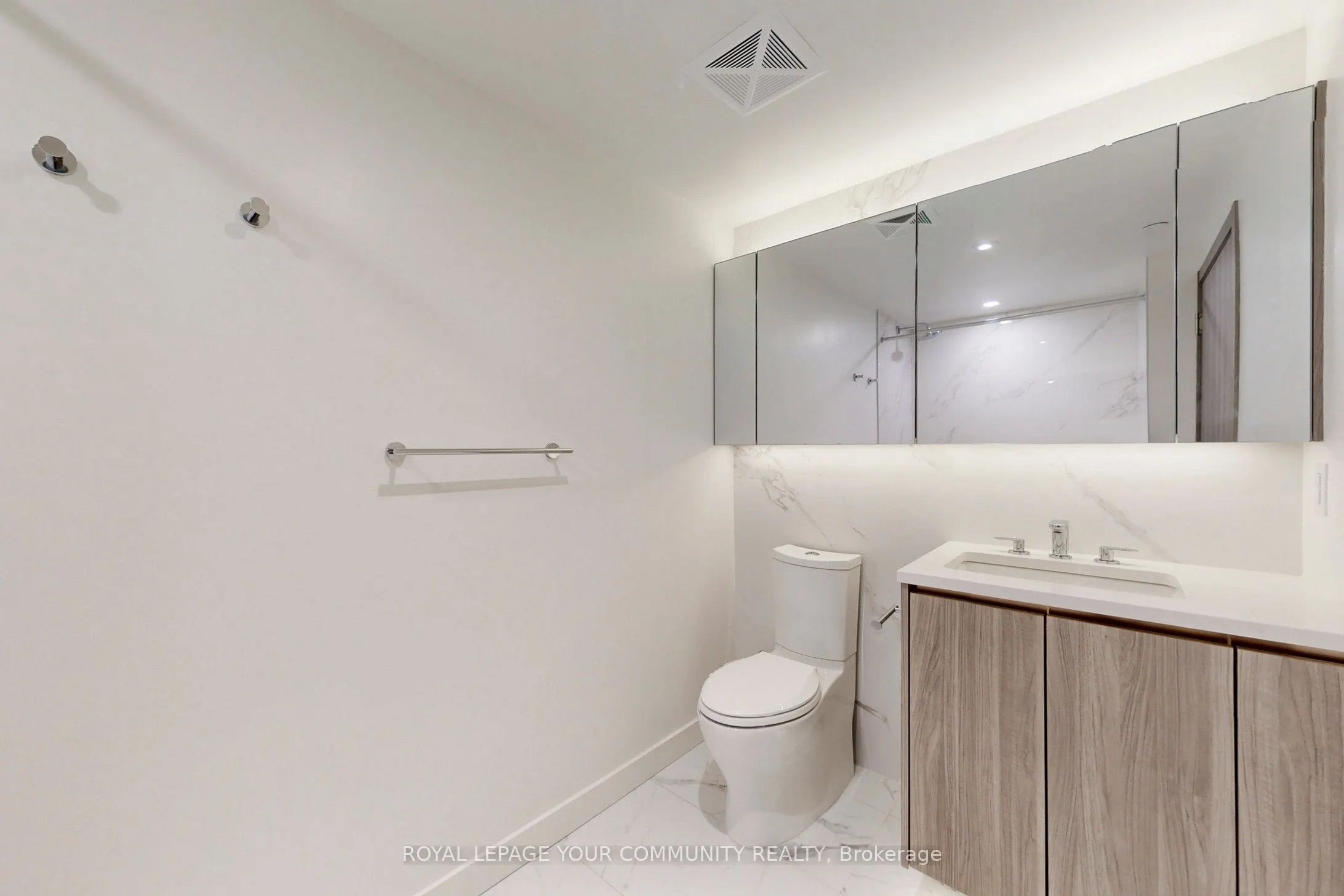27 Mcmahon Drive, #1112