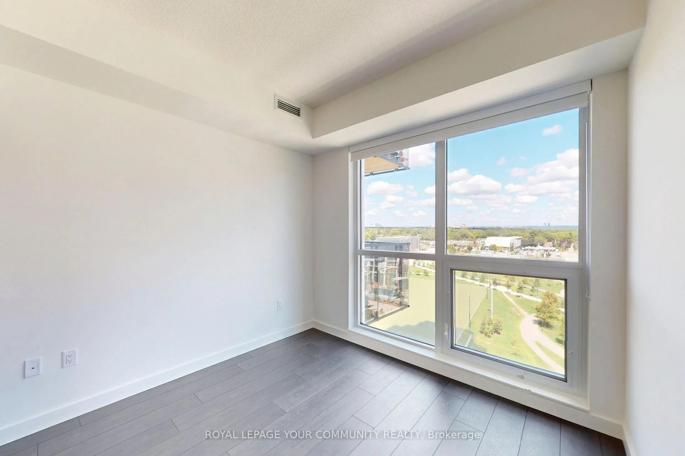 27 Mcmahon Drive, #1112