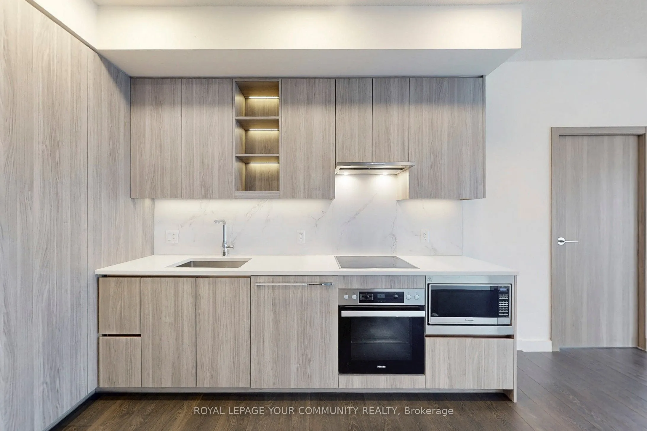 27 Mcmahon Drive, #1112