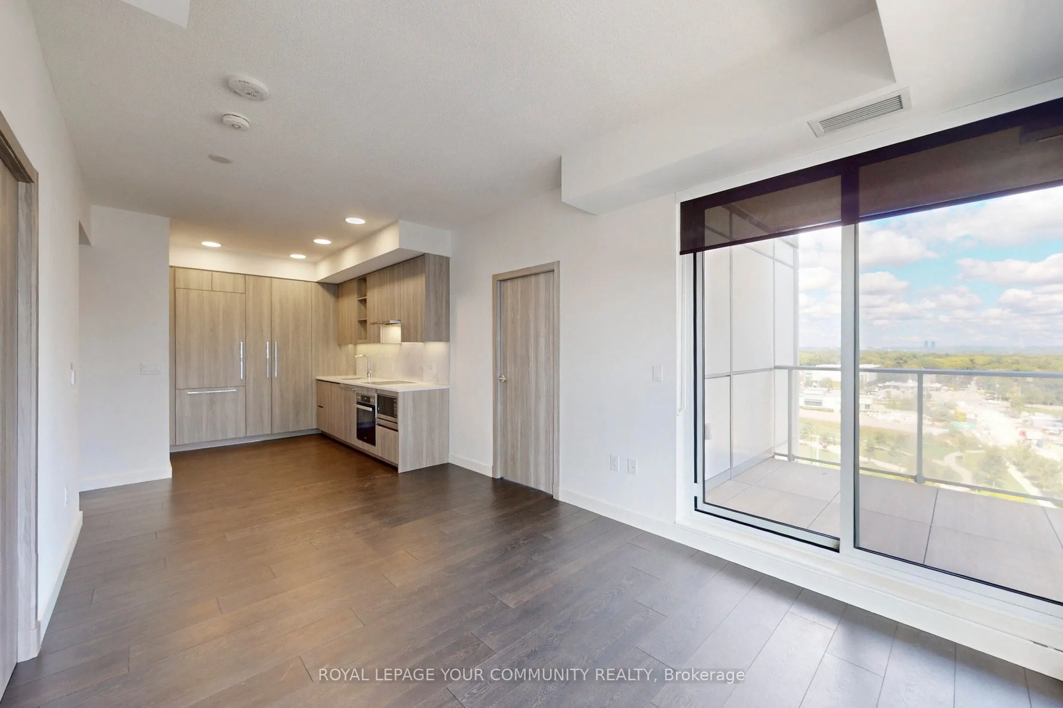 27 Mcmahon Drive, #1112